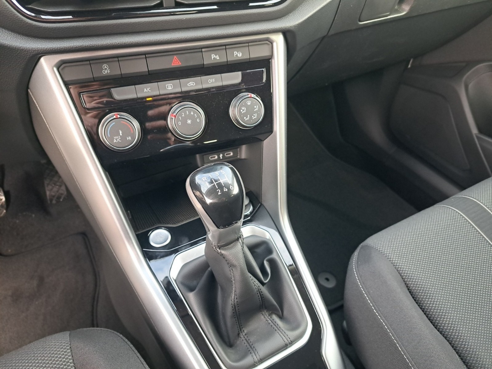 Volkswagen T-Roc 1.0 tsi life 115cv - 19