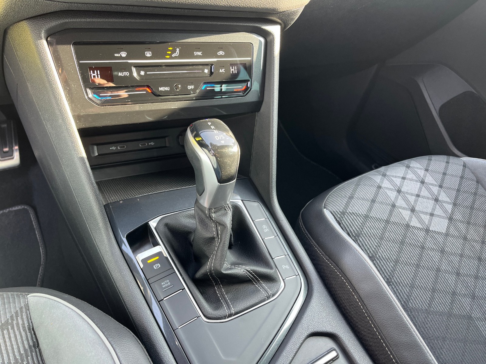 Volkswagen Tiguan 2.0 tdi r-line 150cv dsg - 19