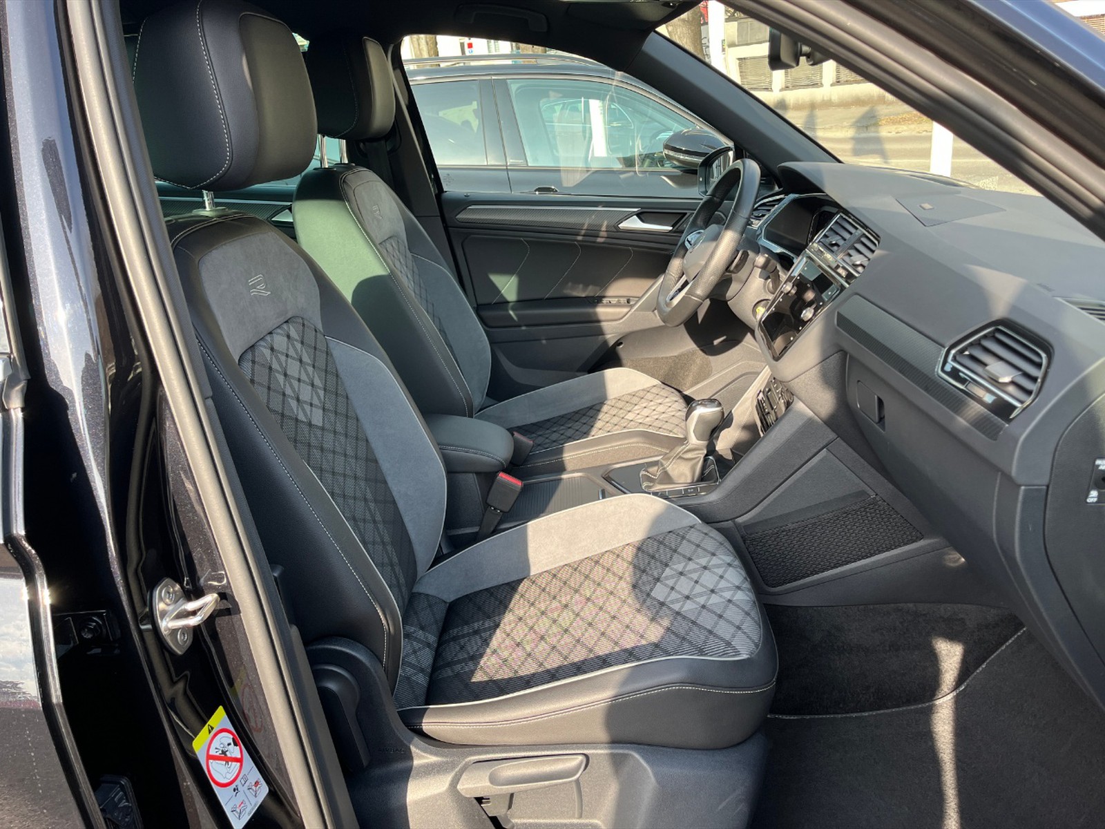 Volkswagen Tiguan 2.0 tdi r-line 150cv dsg - 8