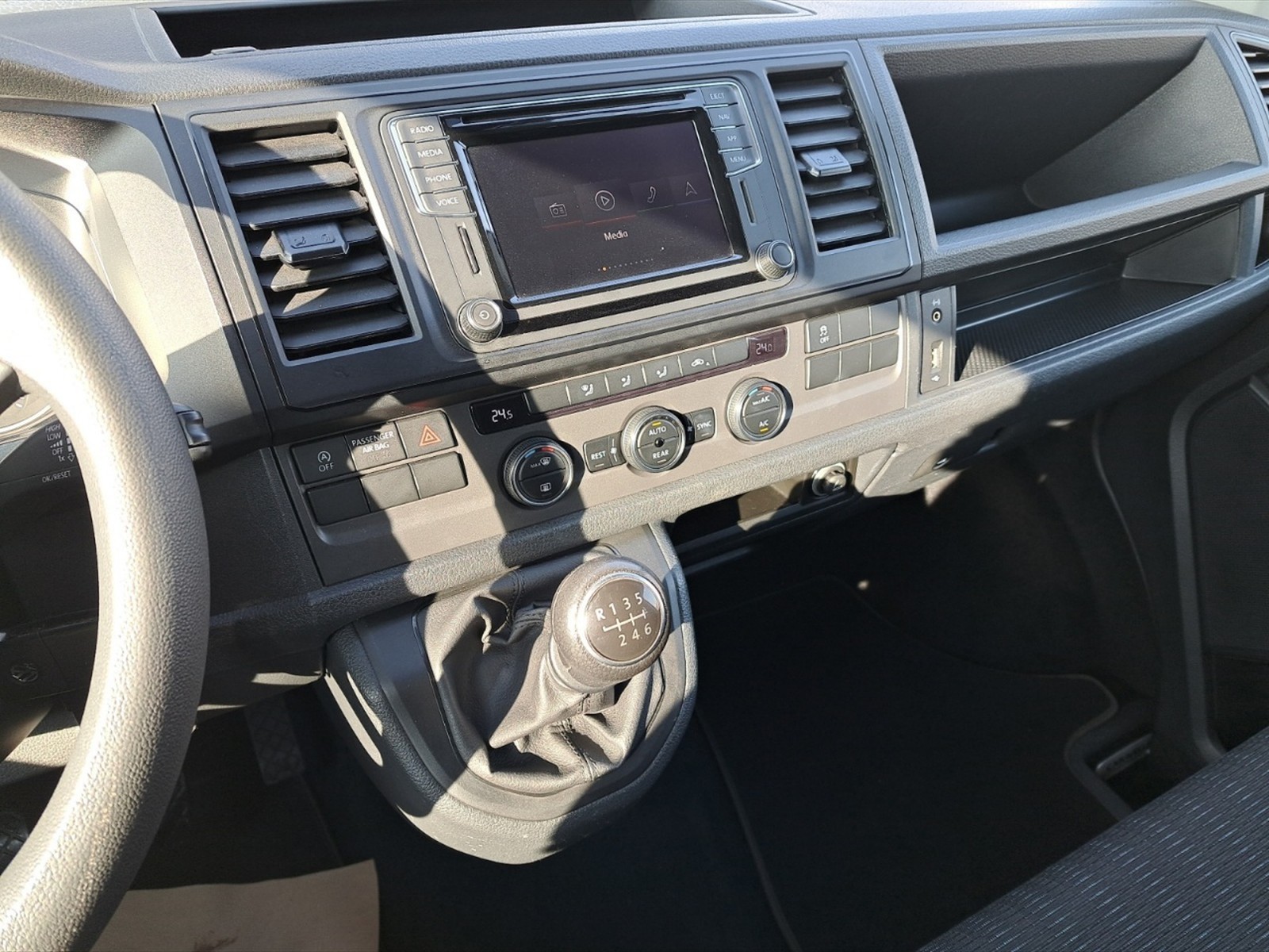 Volkswagen T6 Caravelle t6 2.0 tdi 150cv 3.0t comfort p.c. e6 - 14