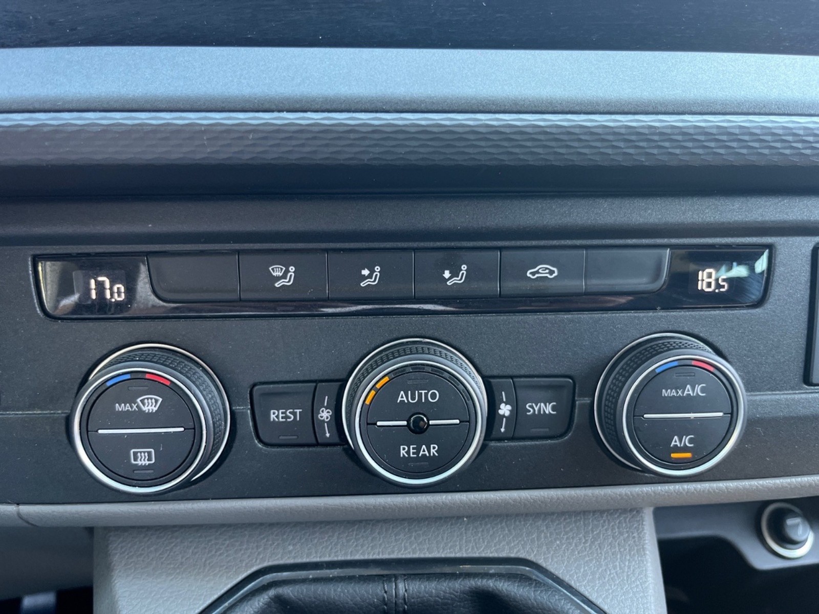 Volkswagen T6 Transporter Caravelle 2.0 TDI 150CV PC Comfortline - 19