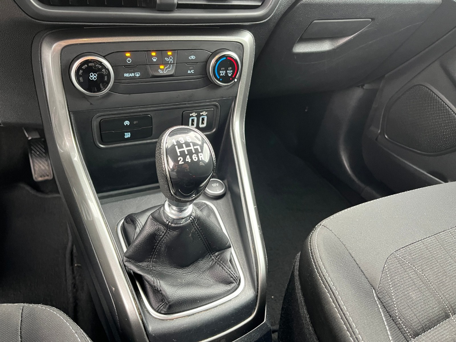 Ford EcoSport 1.5 tdci business 100cv - 15