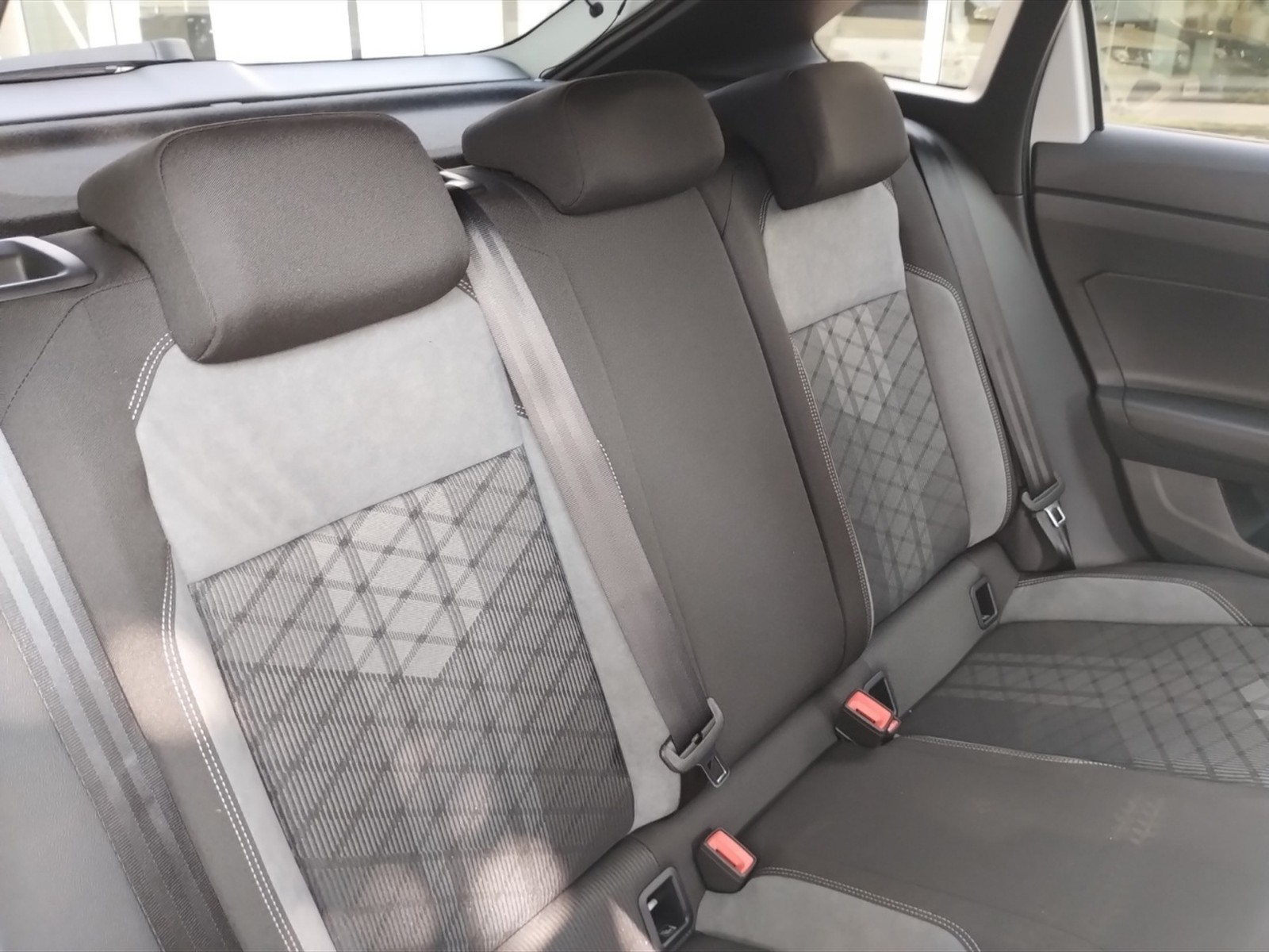 Volkswagen Taigo 1.0 tsi r-line plus 115cv dsg - 10