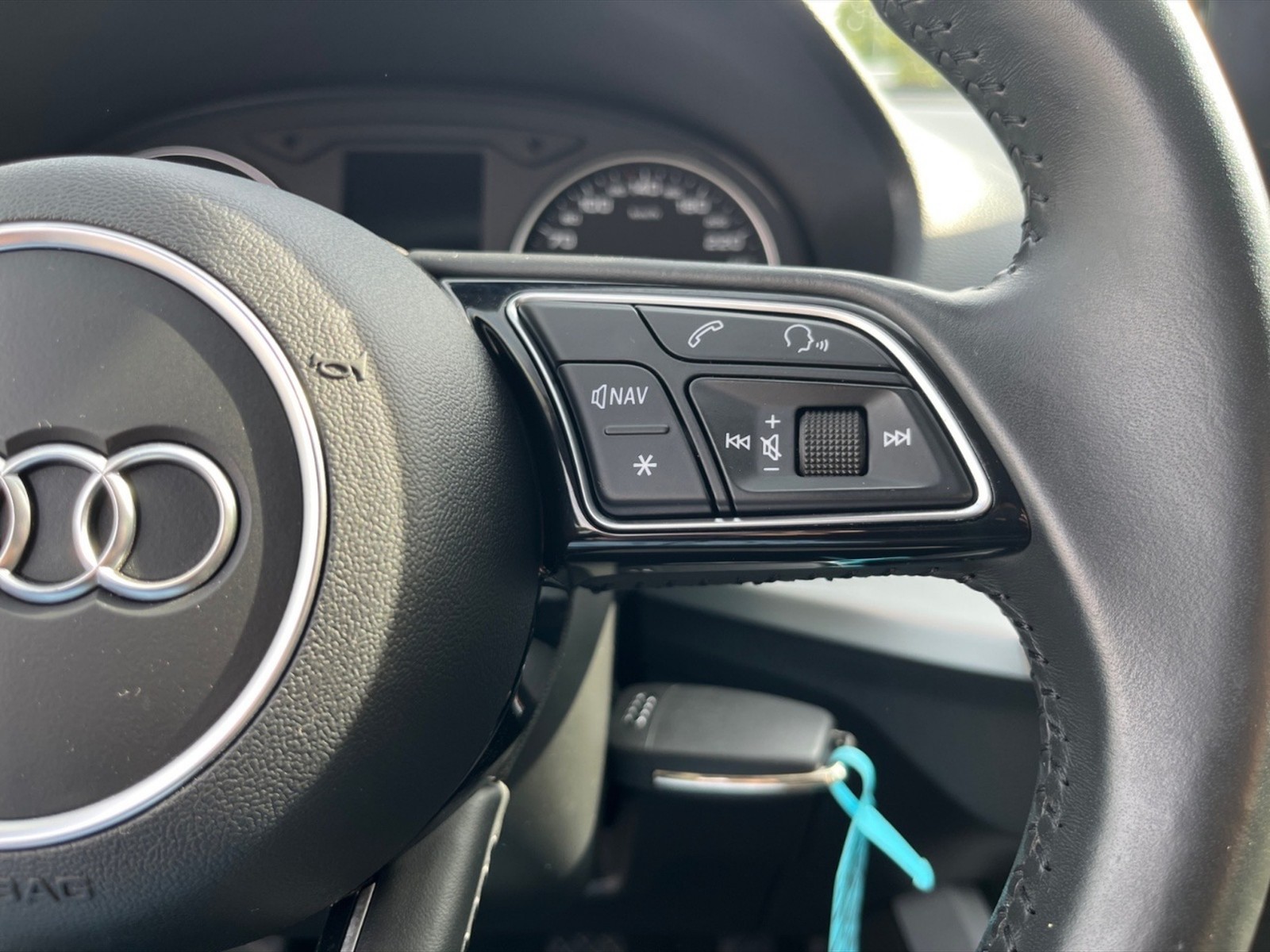 Audi Q2 30 1.6 tdi admired - 13