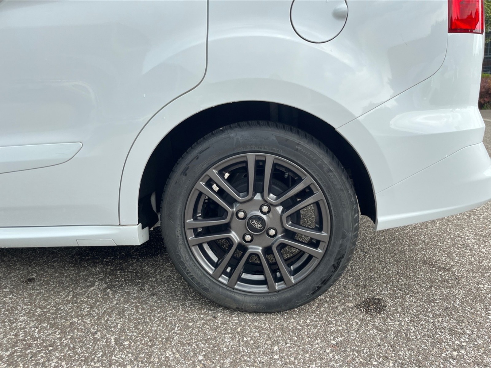 Ford Transit Ford Tourneo Courier 1.5 Tdci 100cv S&s Sport My20 - 21