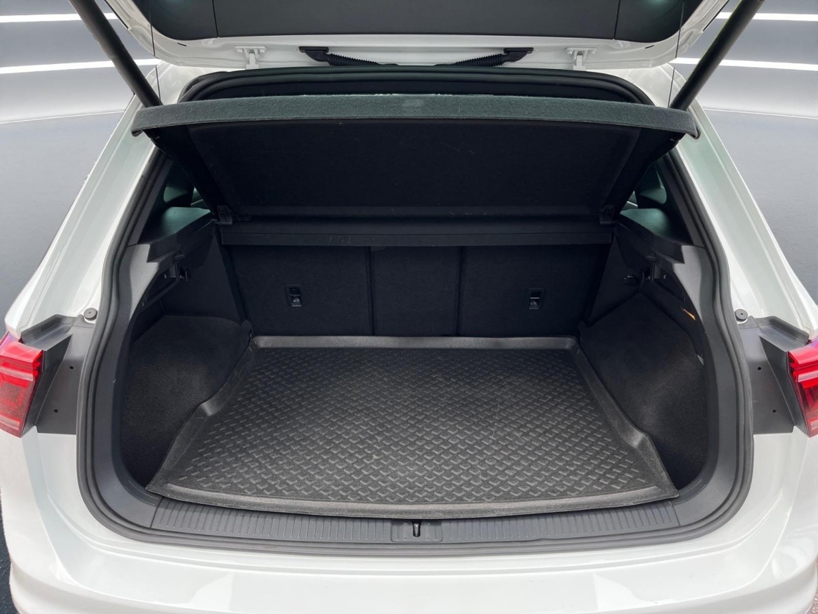 Volkswagen Tiguan 2.0 tdi r-line 4motion 200cv dsg - 12