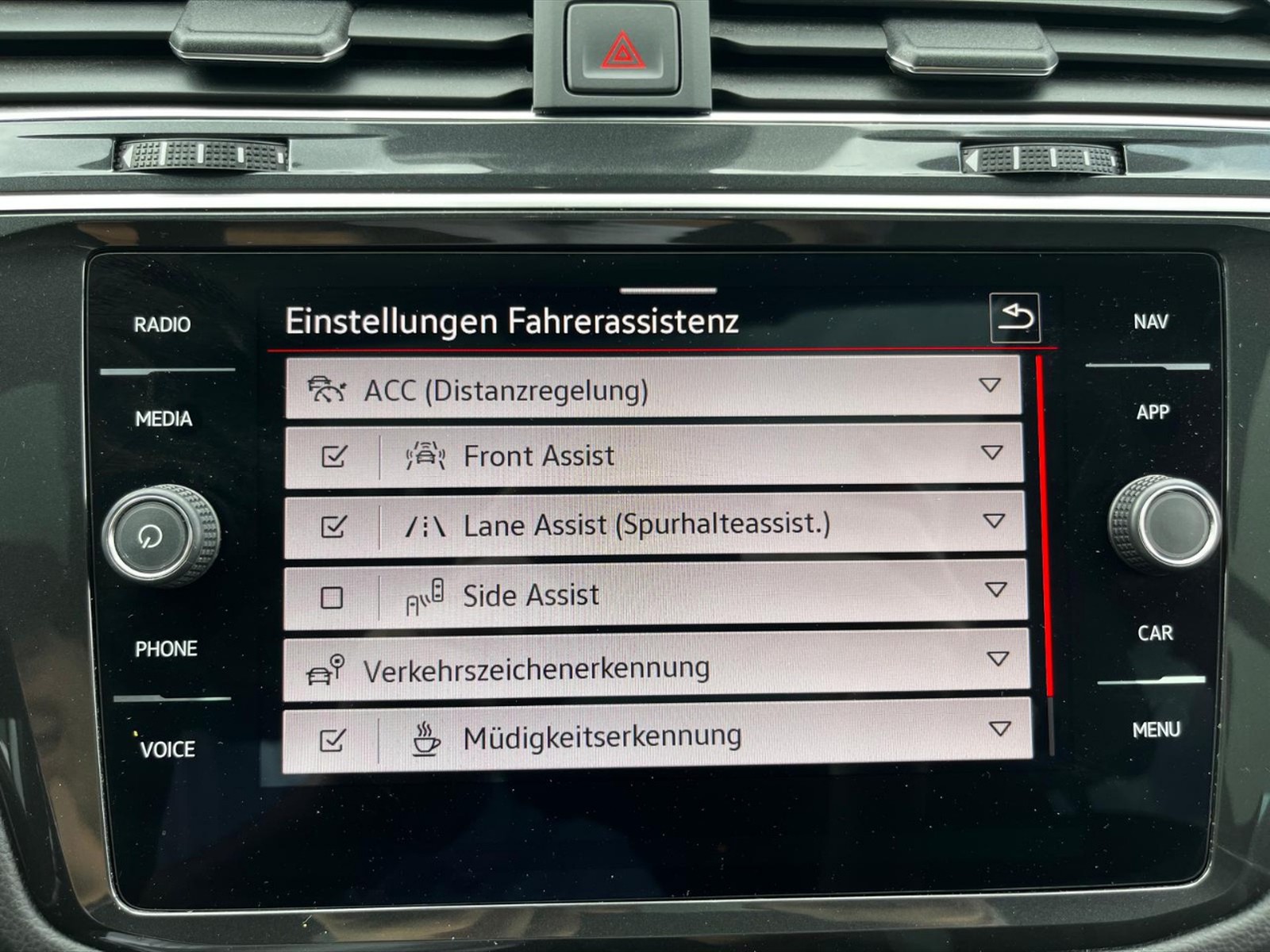 Volkswagen Tiguan 2.0 tdi r-line 4motion 200cv dsg - 19