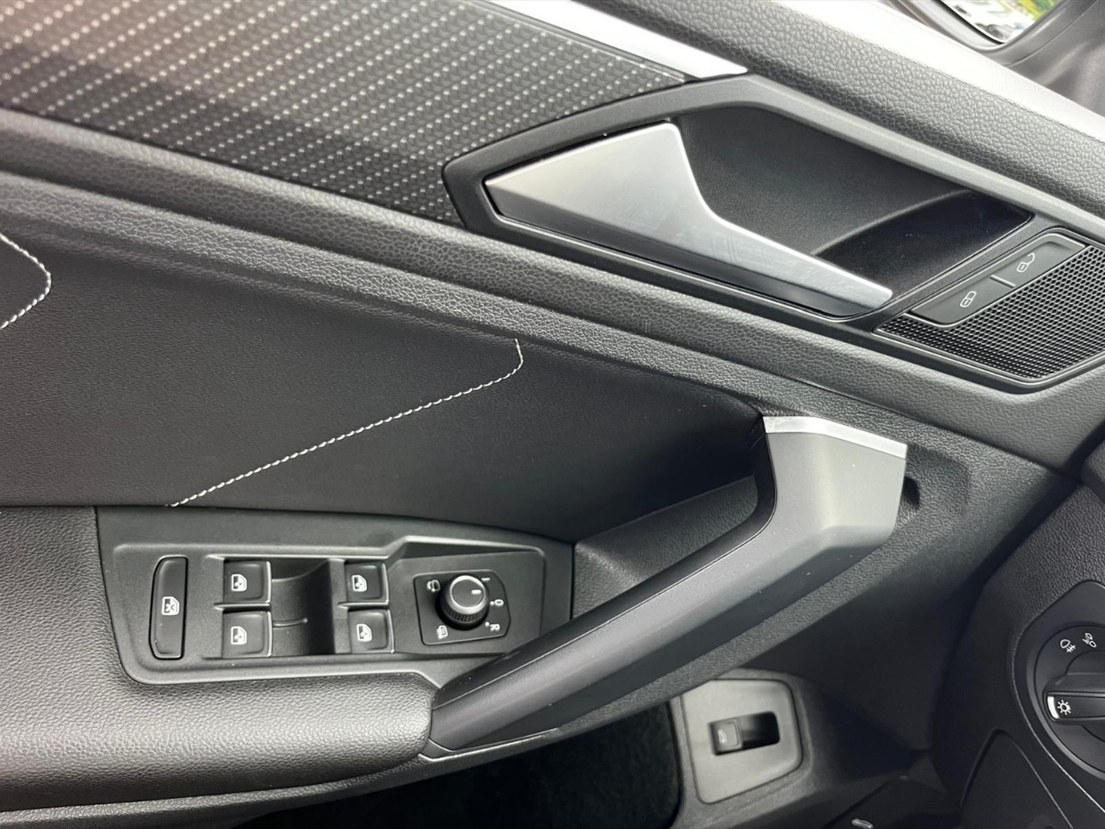 Volkswagen Tiguan 2.0 tdi r-line 4motion 200cv dsg - 25