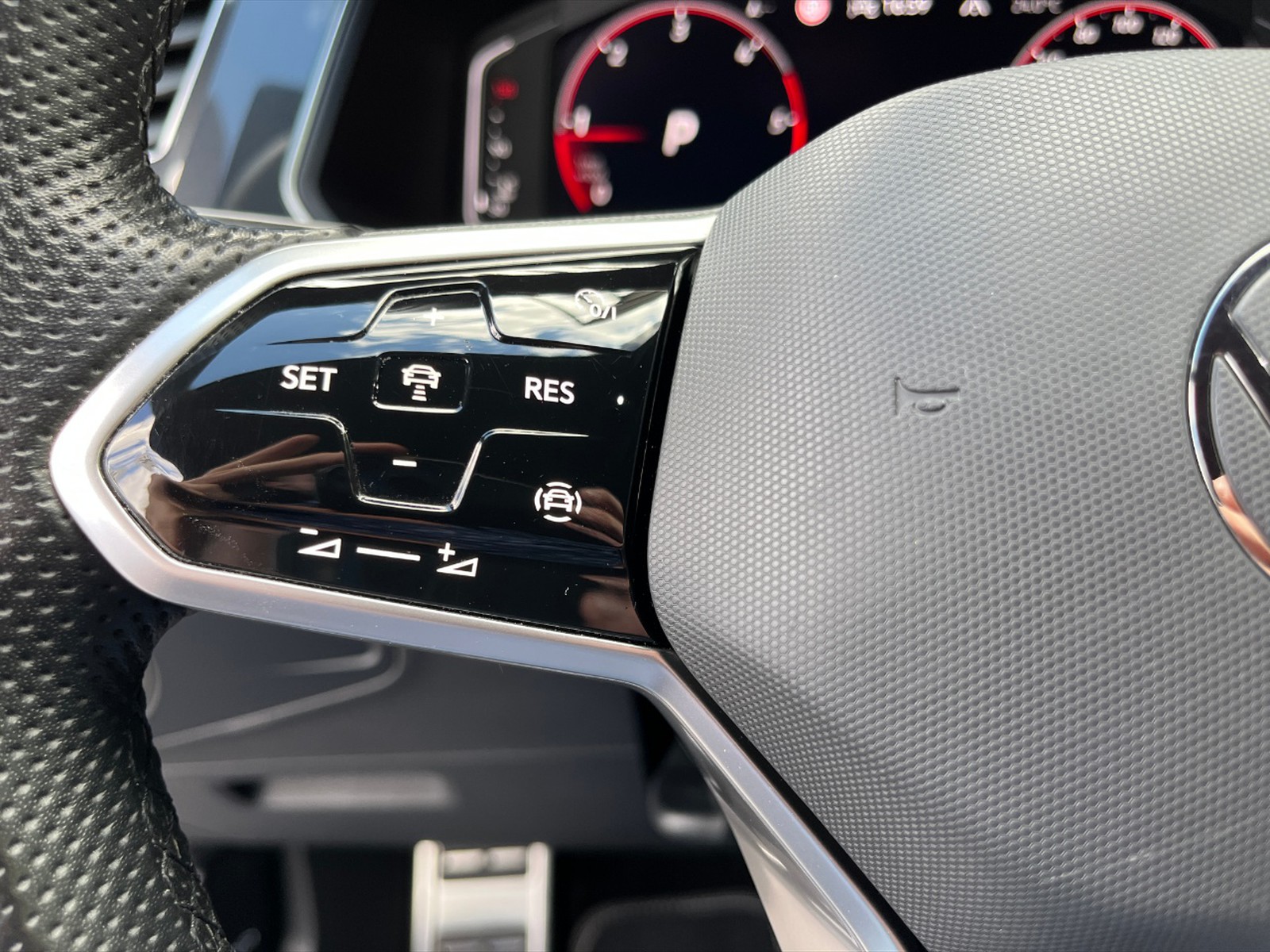 Volkswagen Tiguan 2.0 tdi r-line 4motion 150cv dsg - 18