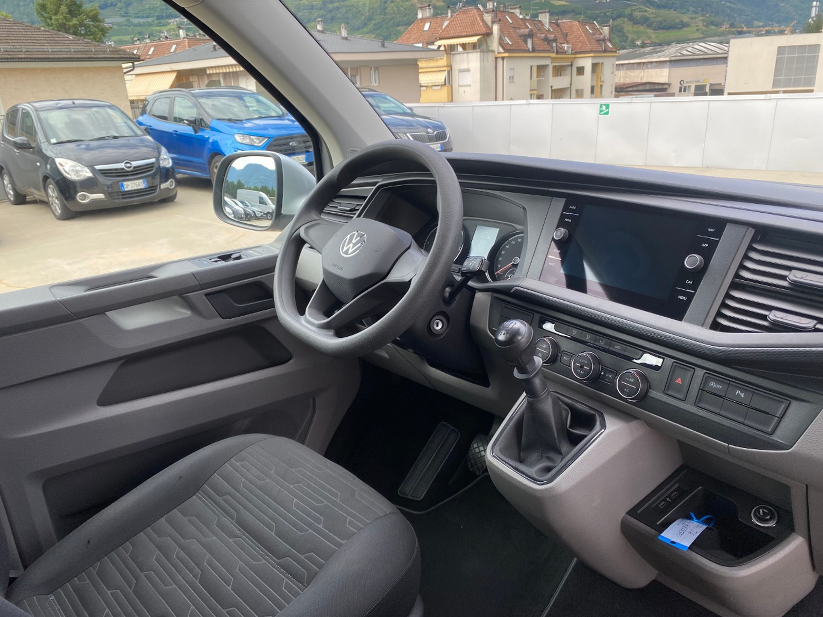 Volkswagen T6.1 Caravelle t6.1 2.0 tdi 150cv comfortline p.c. - 7