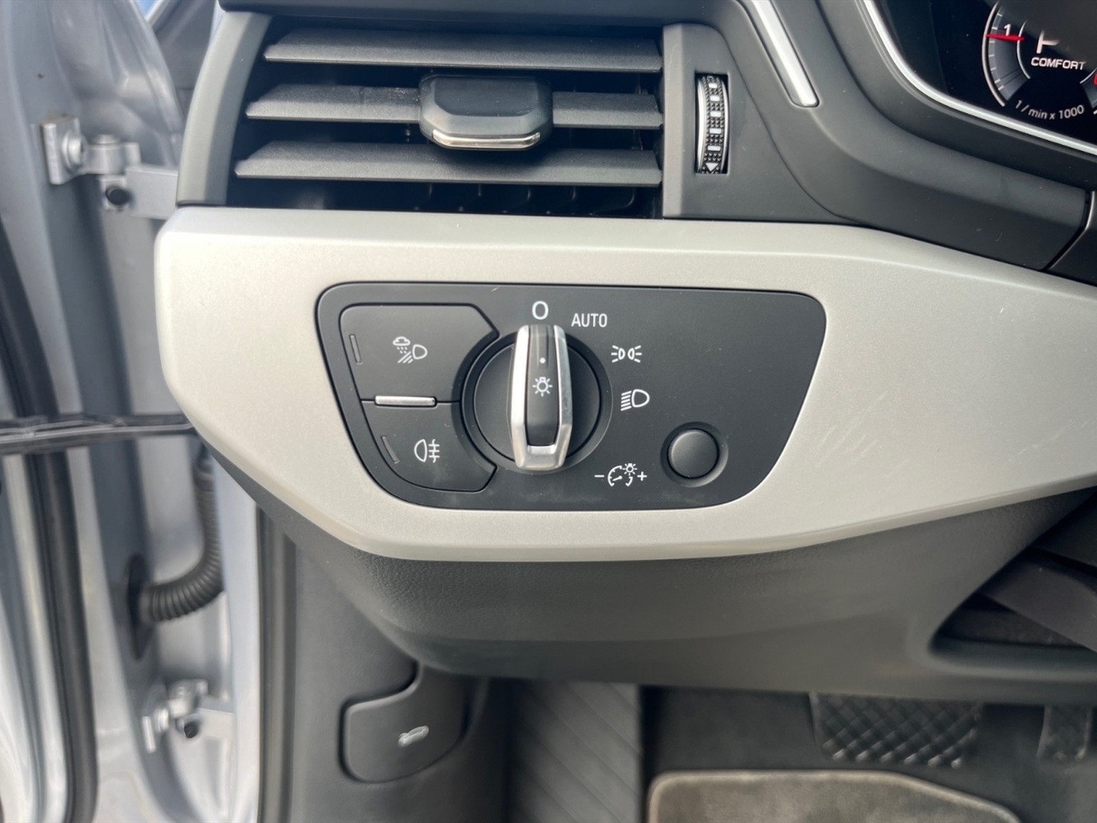 Audi A4 avant 35 2.0 tdi mhev business advanced 163cv s-tronic - 24