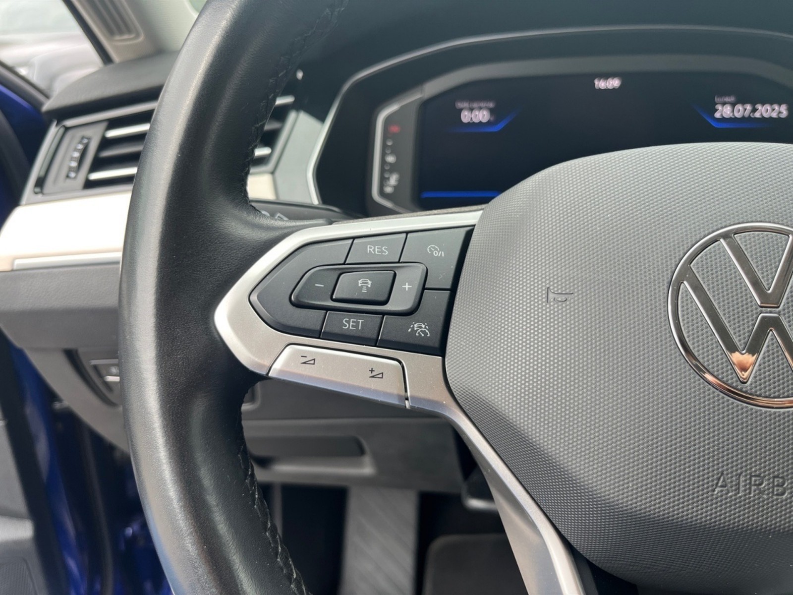 Volkswagen Passat variant 2.0 tdi executive 150cv dsg - 13