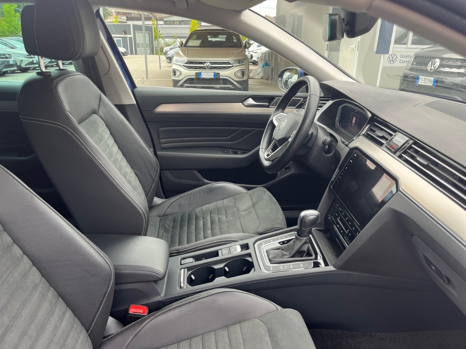 Volkswagen Passat variant 2.0 tdi executive 150cv dsg - 9