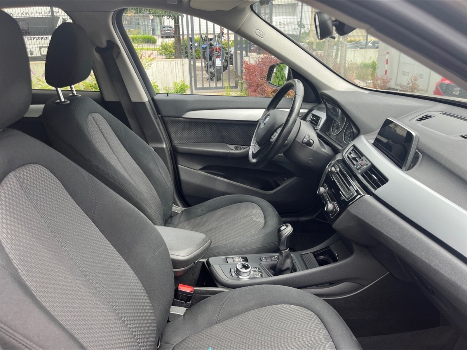 BMW X1 xdrive18d business - 8