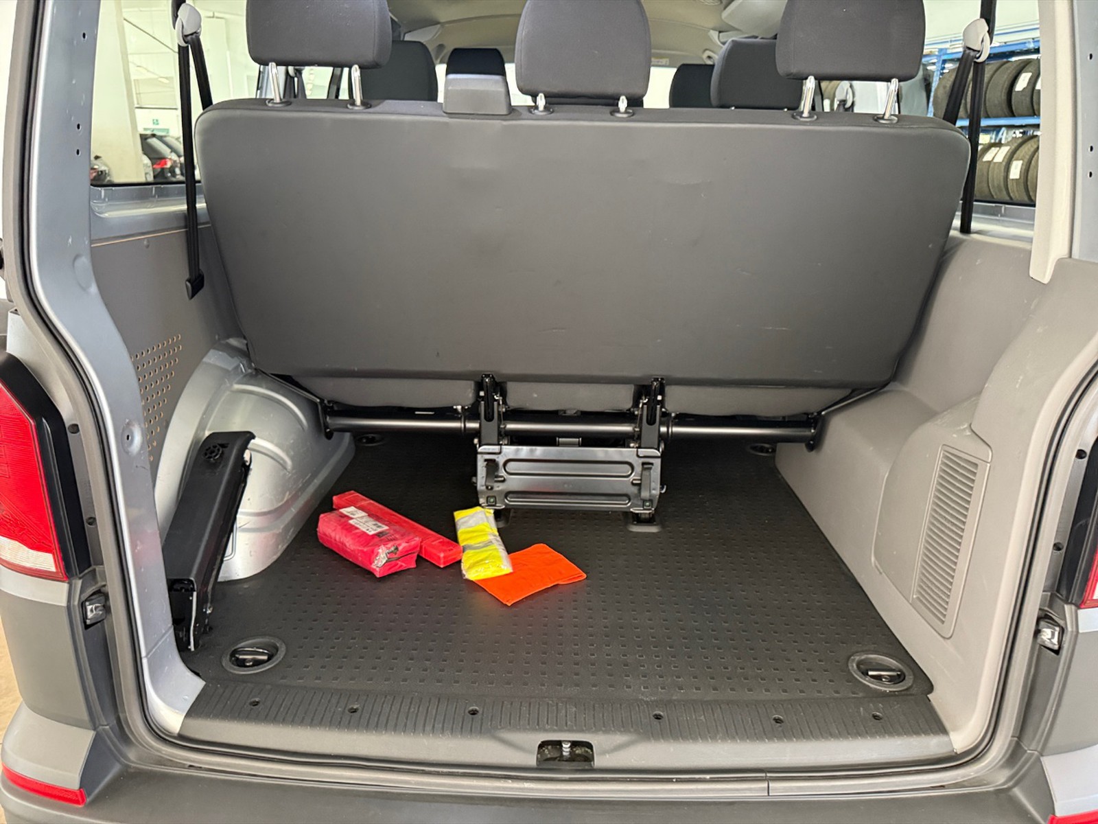 Volkswagen T6.1 Transporter t6.1 30 2.0 tdi 110cv kombi business p.c. - 9