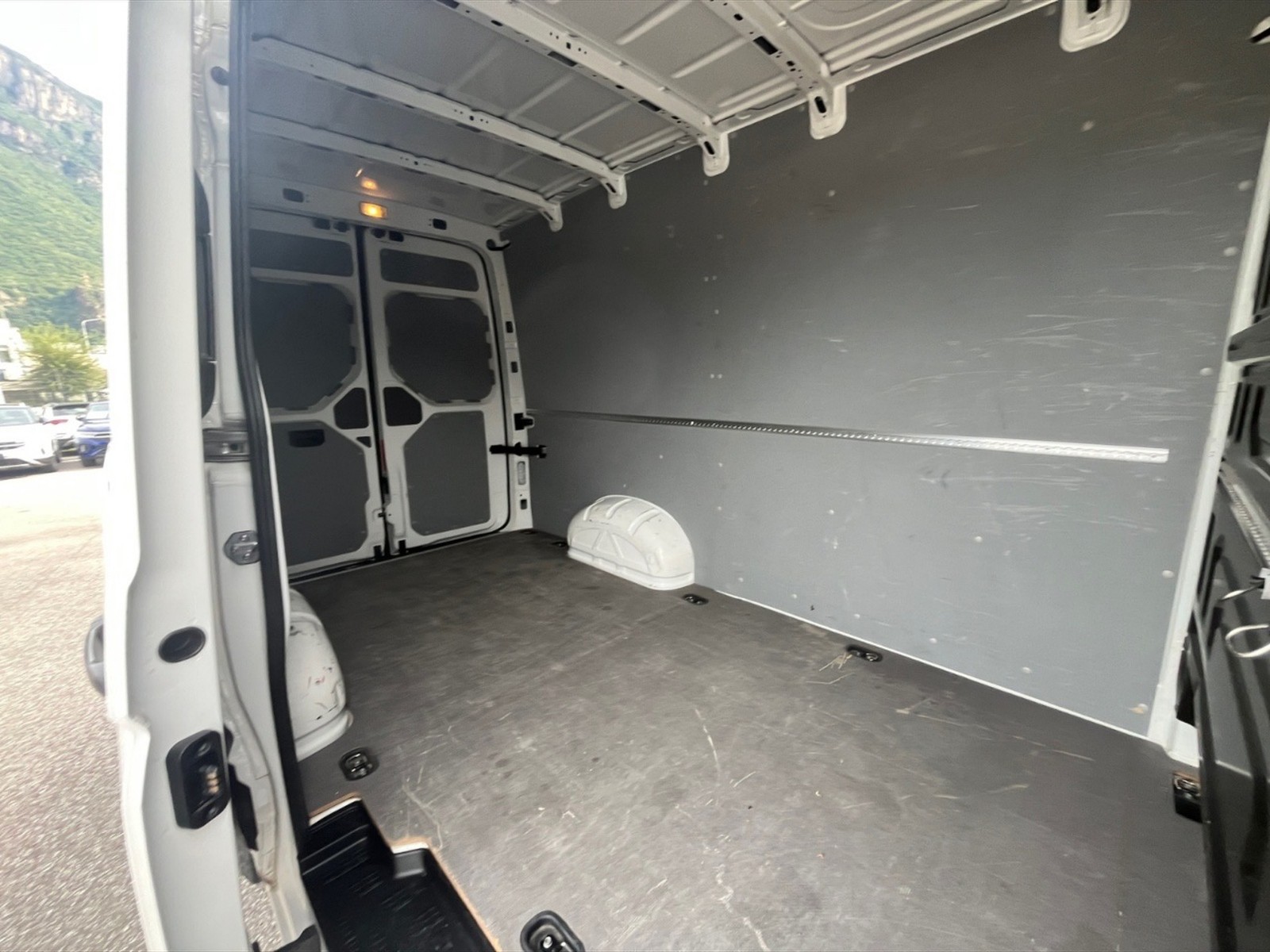 Volkswagen VIC Crafter 35 2.0 tdi 140cv l3h3 business - 10