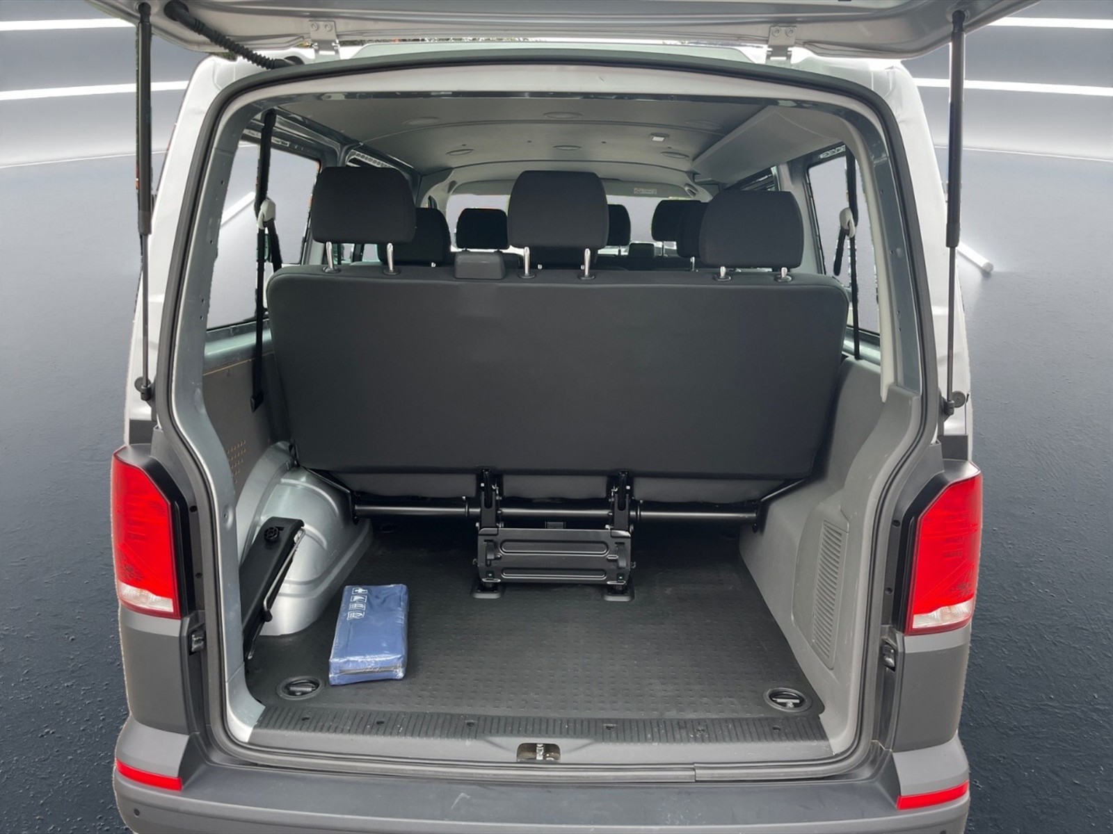 Volkswagen T6.1 Transporter 30 kombi m1 2.0 tdi 110cv business p.c. - 12