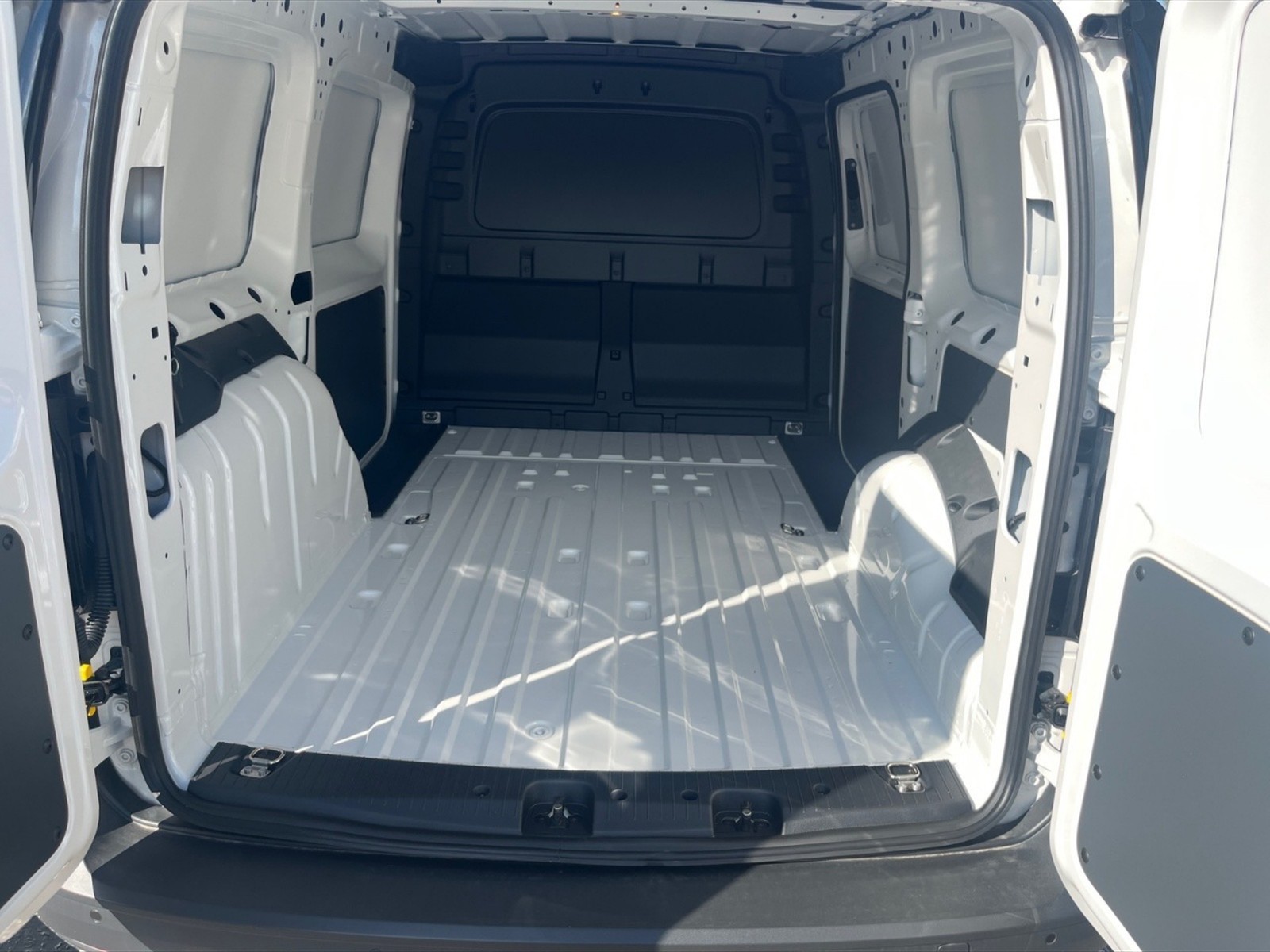 Volkswagen VIC Caddy cargo maxi 1.5 tsi 116cv business dsg7 - 12