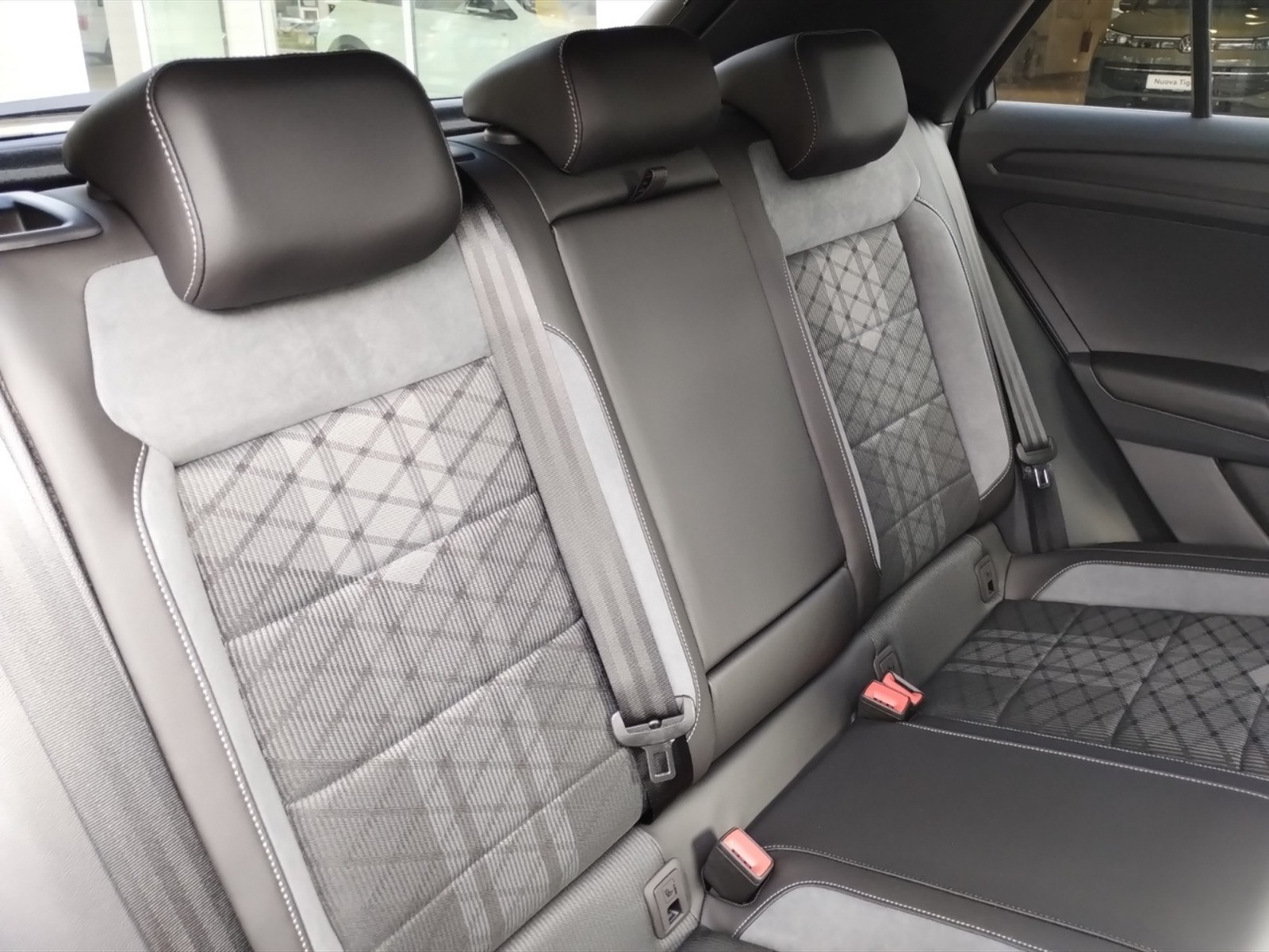 Volkswagen T-Roc 1.5 tsi r-line plus dsg - 10