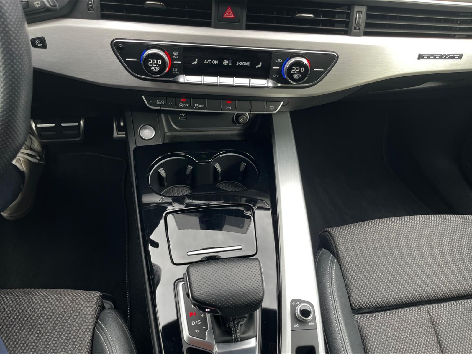 Audi A4 avant 40 2.0 tdi mhev s line edition quattro 204cv s-tronic - 23