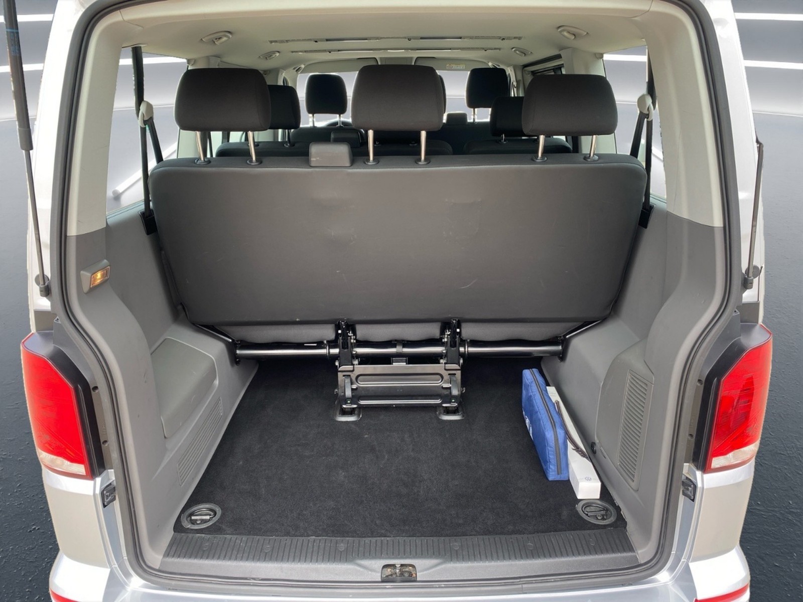 Volkswagen T6.1 Caravelle t6.1 2.0 tdi 150cv comfortline p.c. - 12