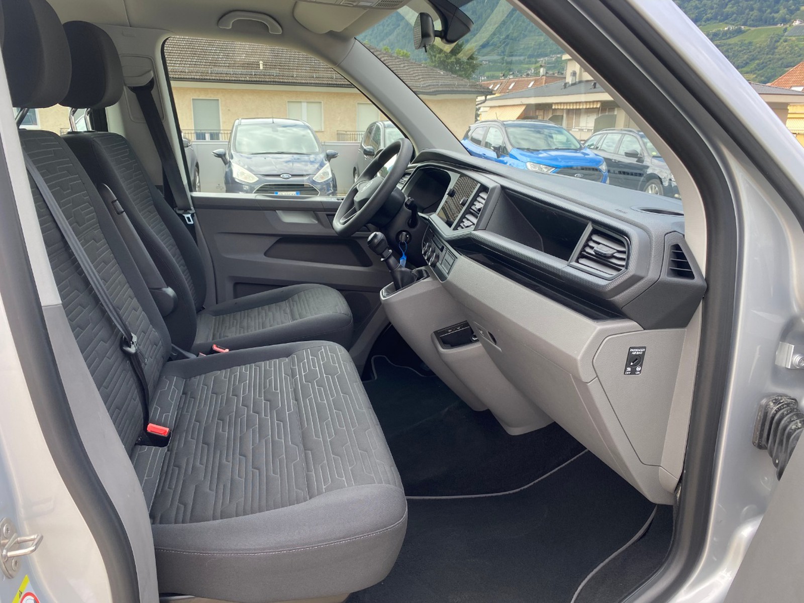 Volkswagen T6.1 Caravelle t6.1 2.0 tdi 150cv comfortline p.c. - 9