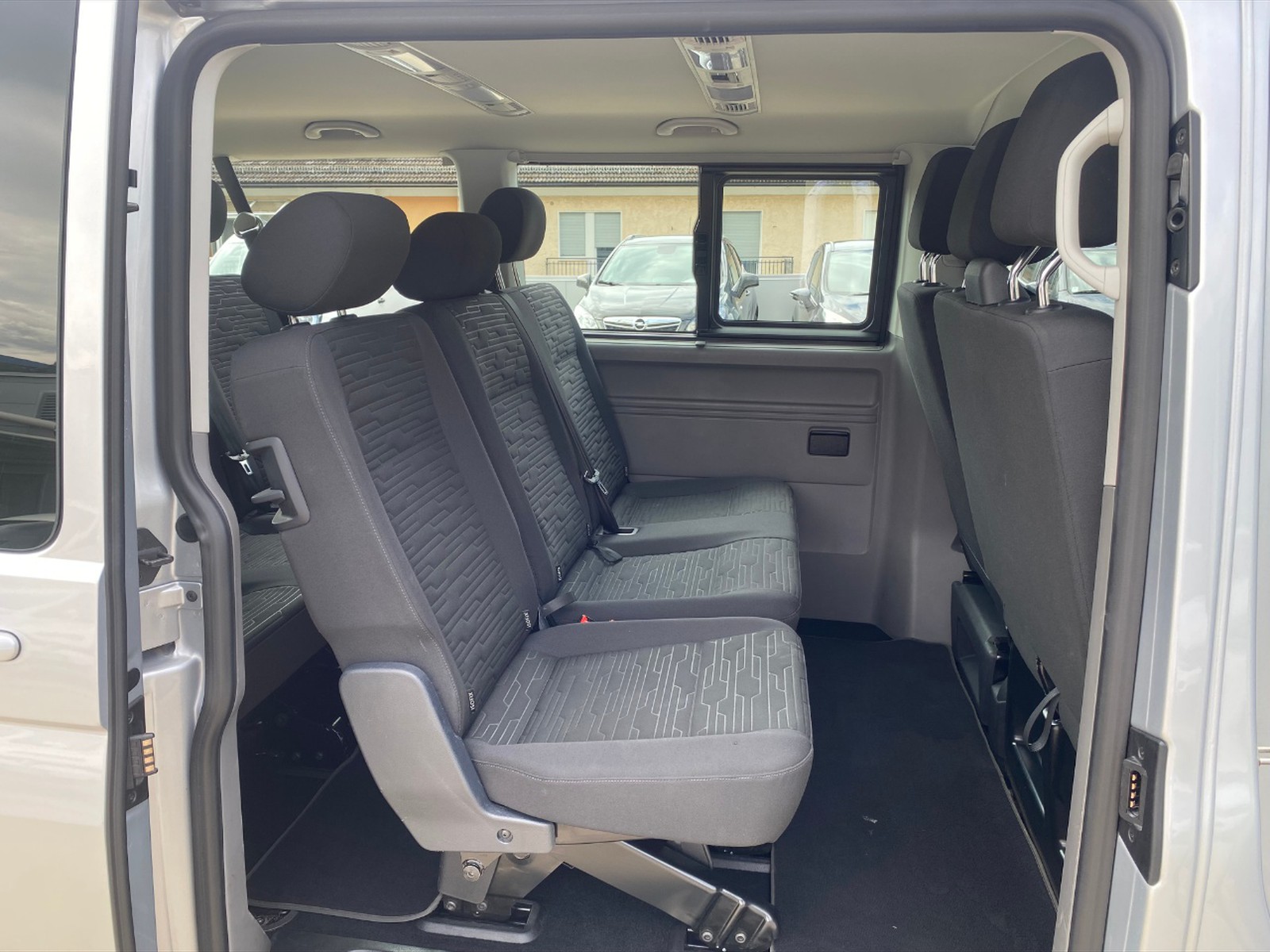 Volkswagen T6.1 Caravelle t6.1 2.0 tdi 150cv comfortline p.c. - 10