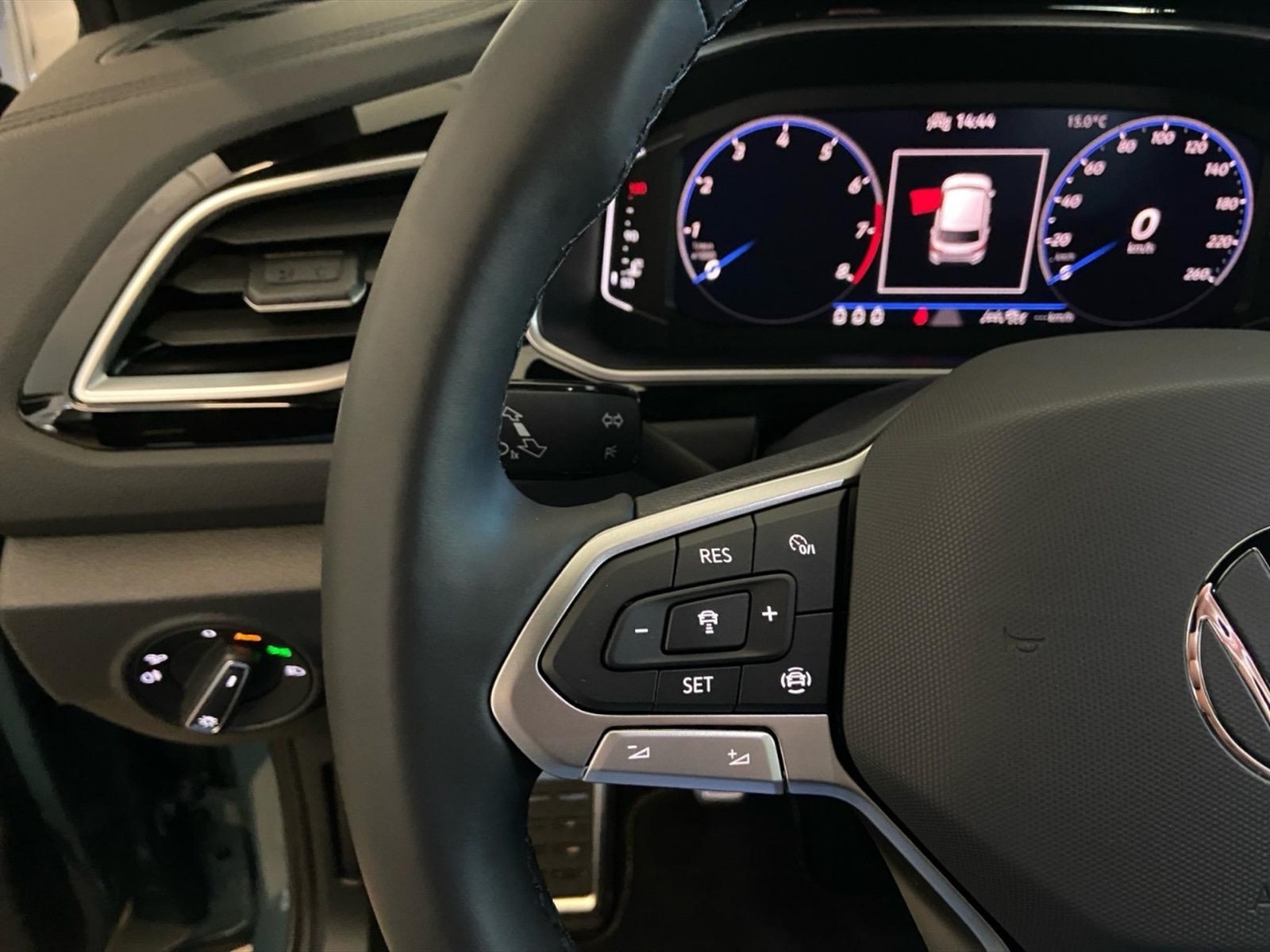 Volkswagen T-Roc 1.5 tsi r-line - 16