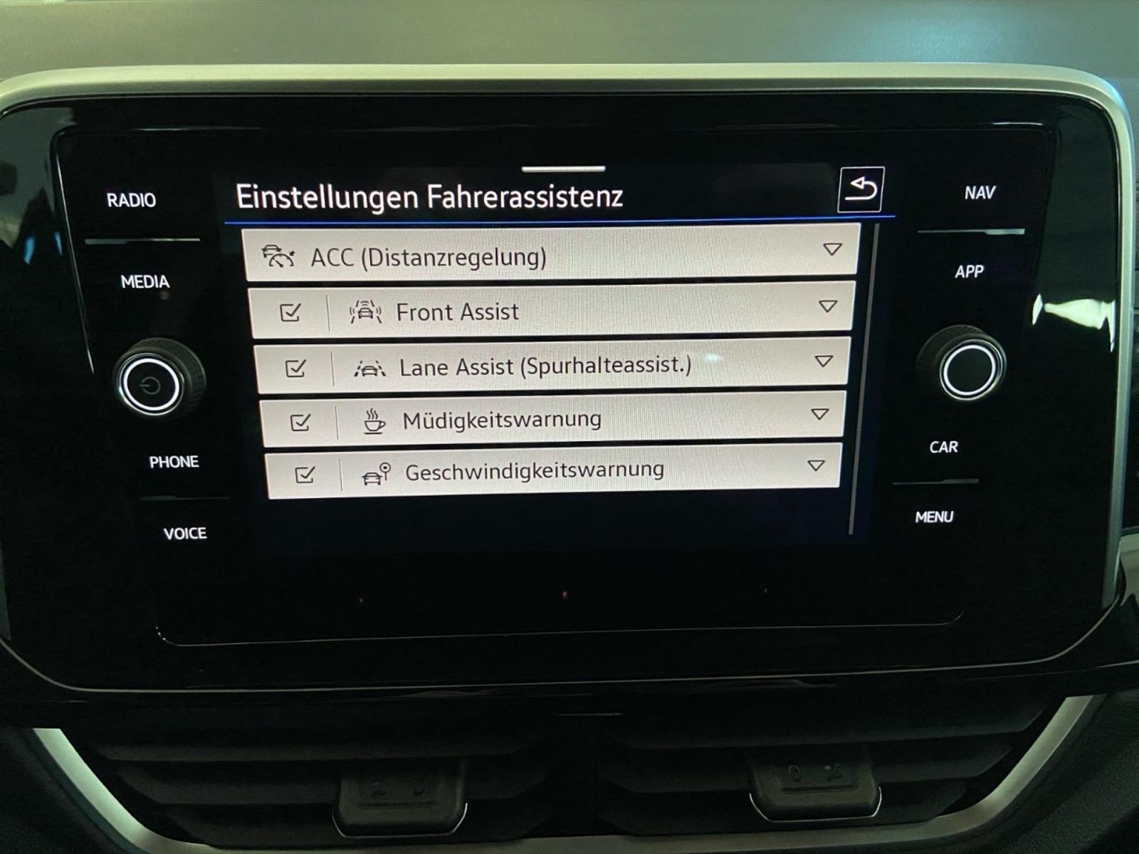 Volkswagen T-Roc 1.5 tsi r-line - 24