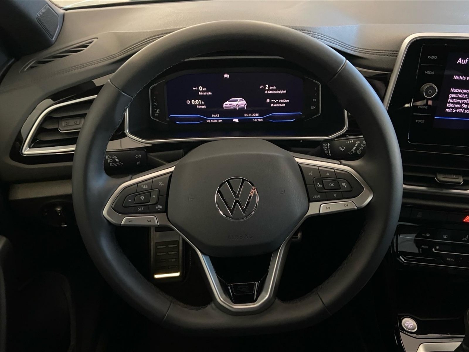 Volkswagen T-Roc 1.5 tsi r-line - 8