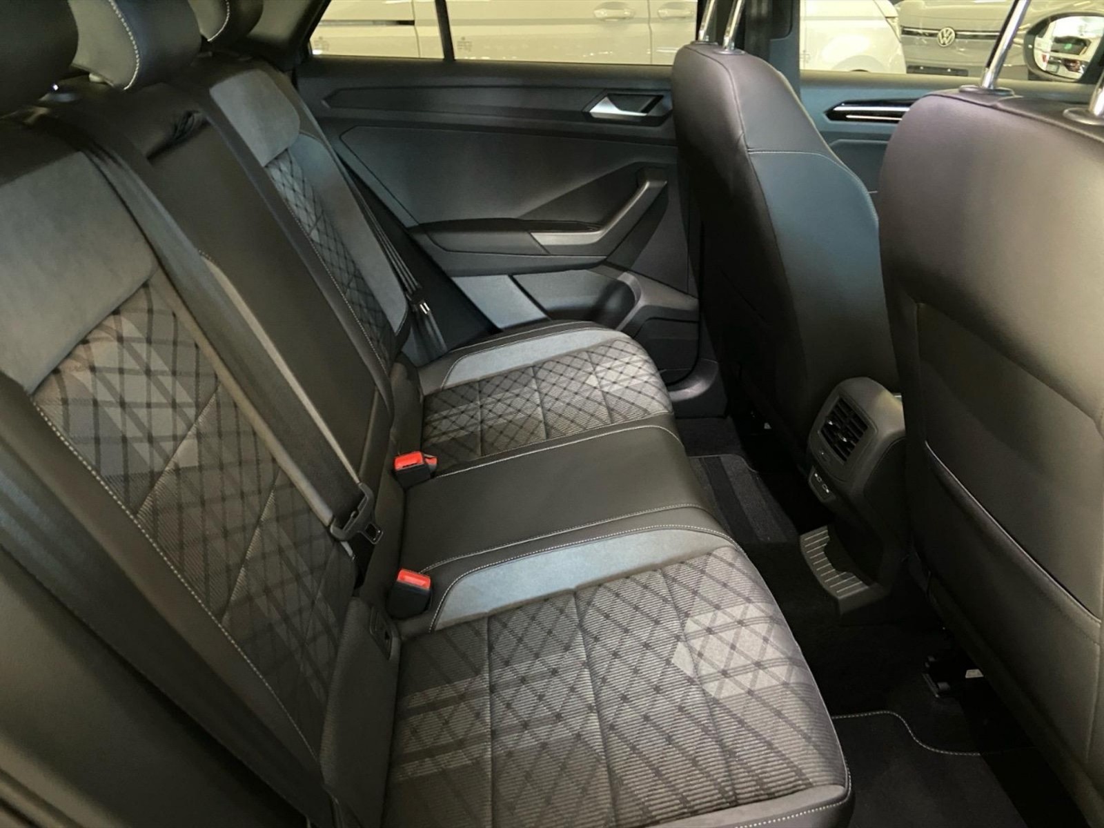 Volkswagen T-Roc 1.5 tsi r-line - 10