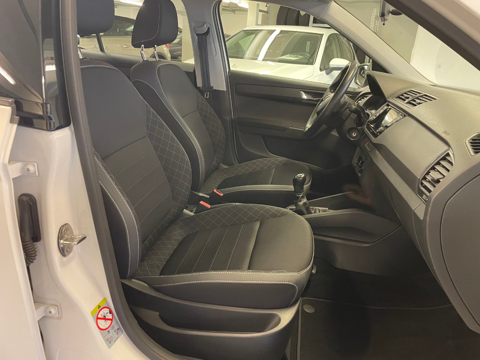 Skoda Fabia 1.0 mpi design edition 60cv my19 - 8