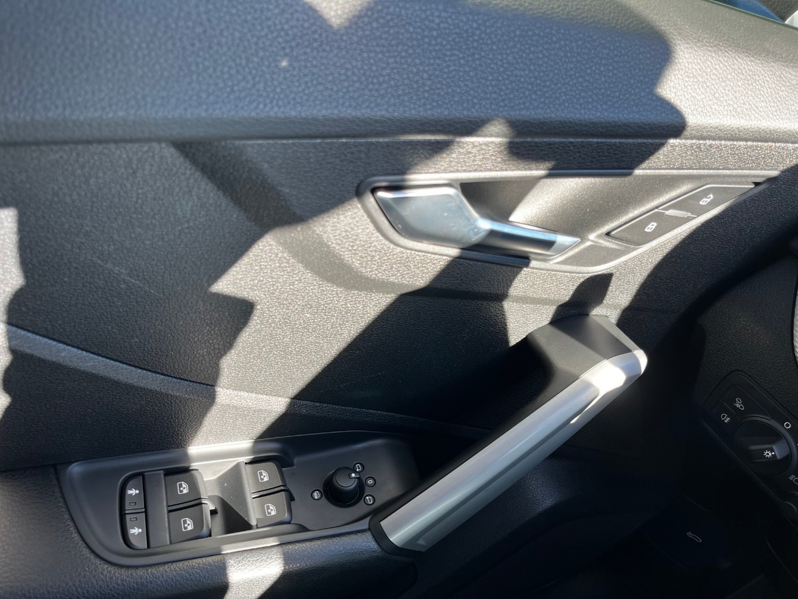 Audi Q2 35 2.0 tdi business quattro s-tronic - 25