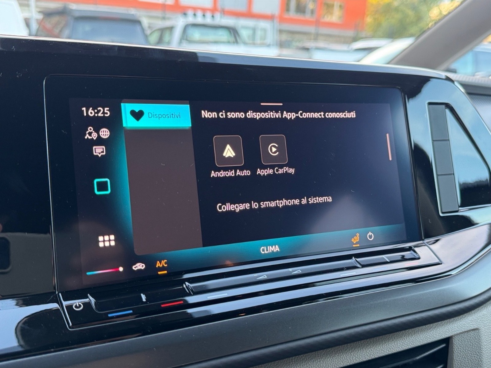 Volkswagen T7 California California T7 2.0 tdi Beach 150cv DSG7 - 21