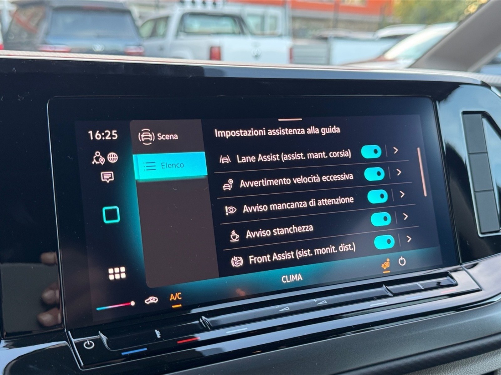 Volkswagen T7 California California T7 2.0 tdi Beach 150cv DSG7 - 22