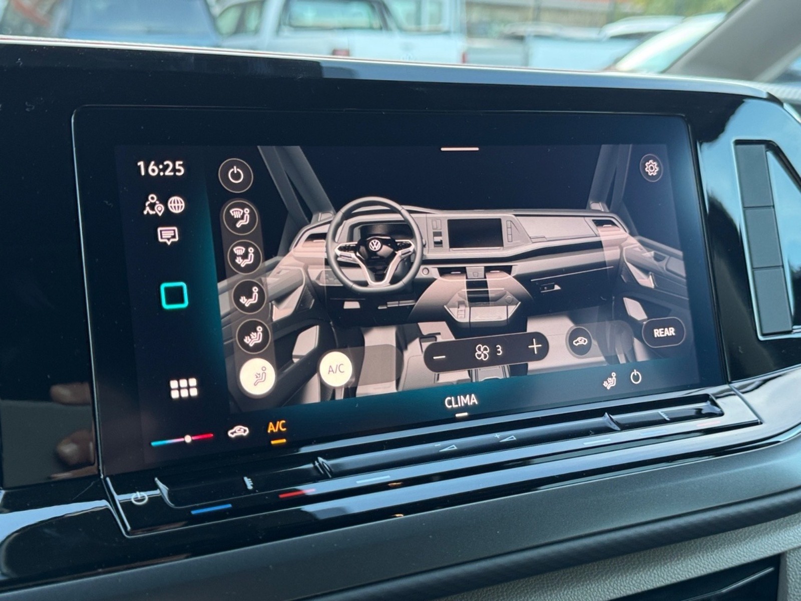 Volkswagen T7 California California T7 2.0 tdi Beach 150cv DSG7 - 23