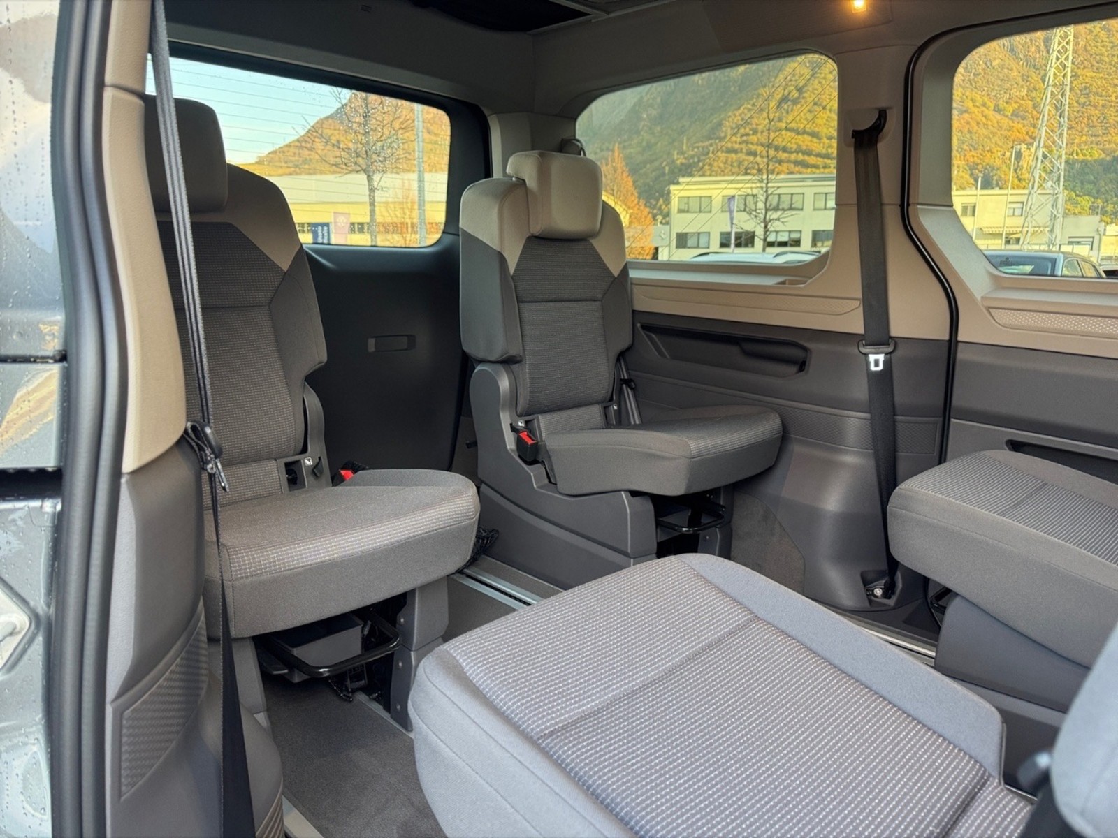 Volkswagen T7 California California T7 2.0 tdi Beach 150cv DSG7 - 10