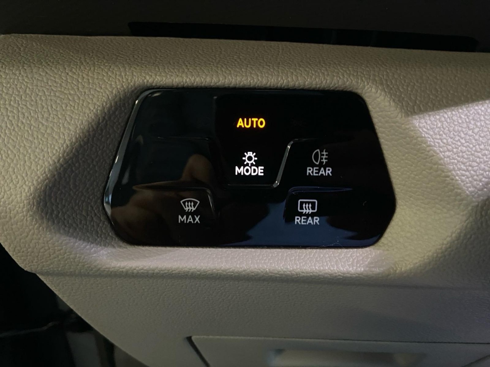 Volkswagen T7 Multivan 1.4 tsi eh life dsg 7p.ti - 14