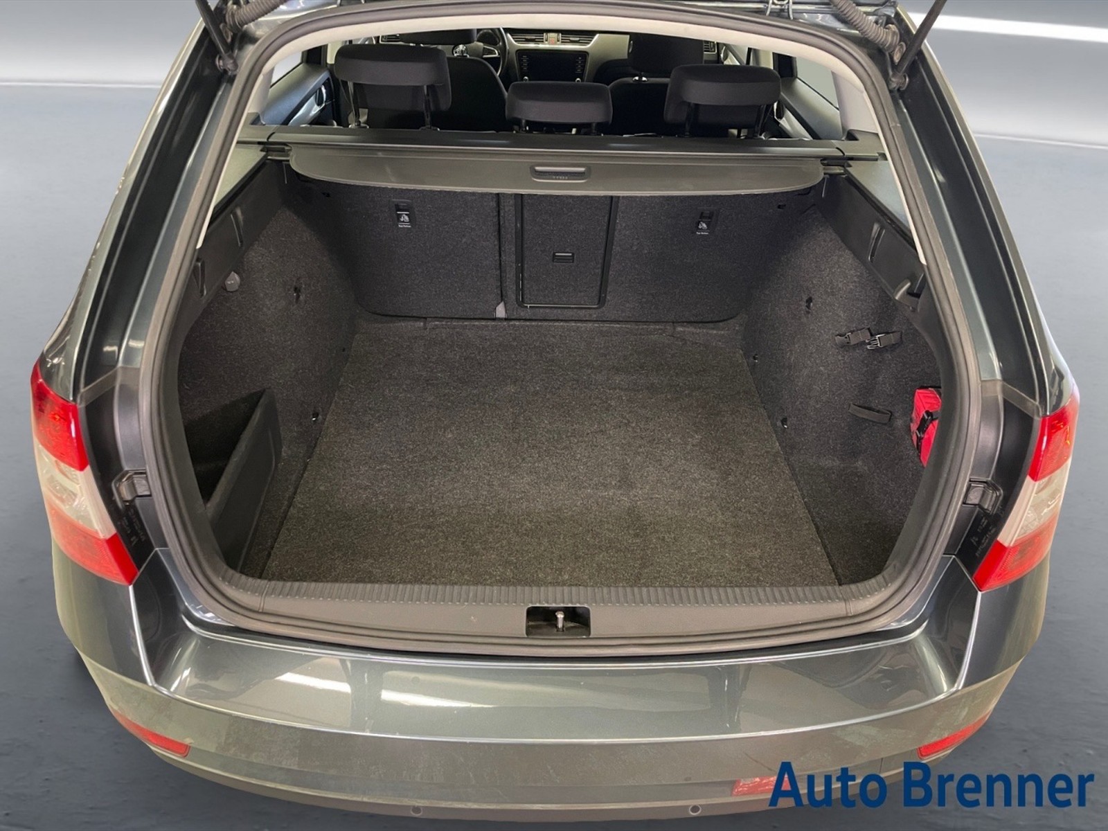 Skoda Octavia wagon 1.6 tdi ambition 115cv - 11