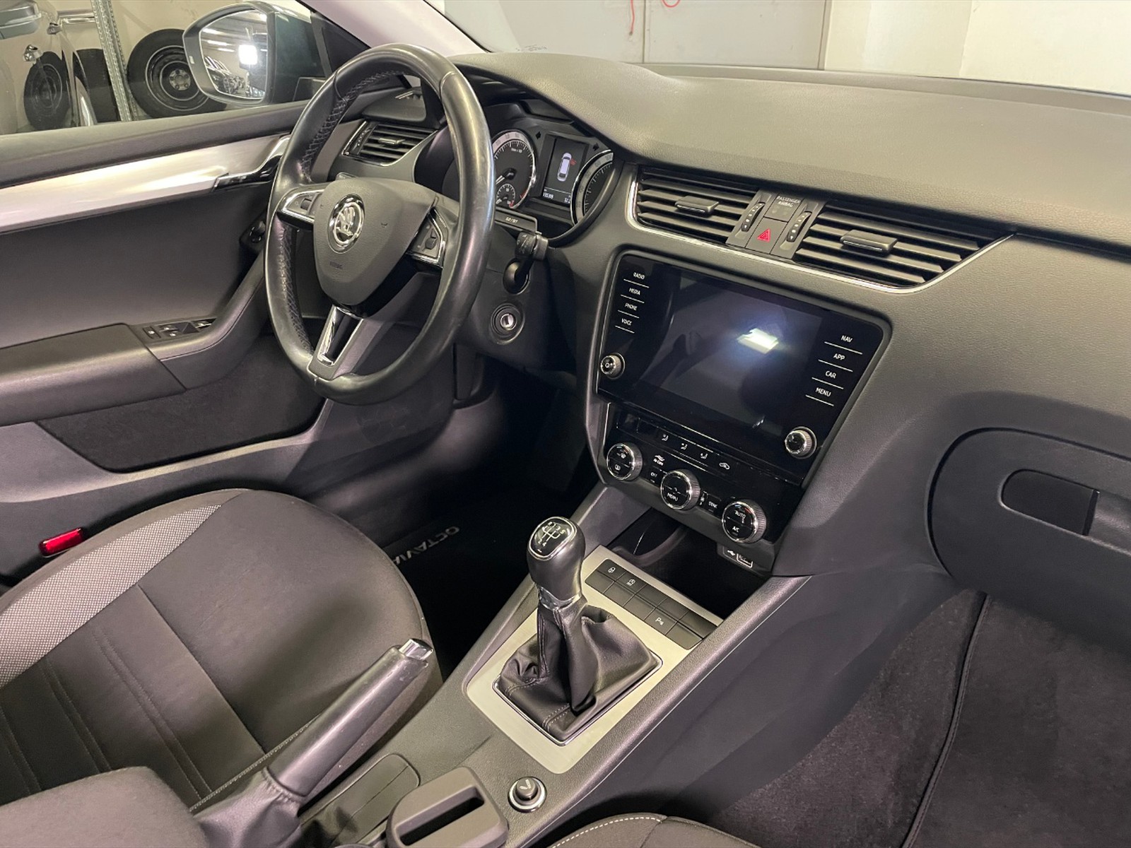 Skoda Octavia wagon 1.6 tdi ambition 115cv - 6