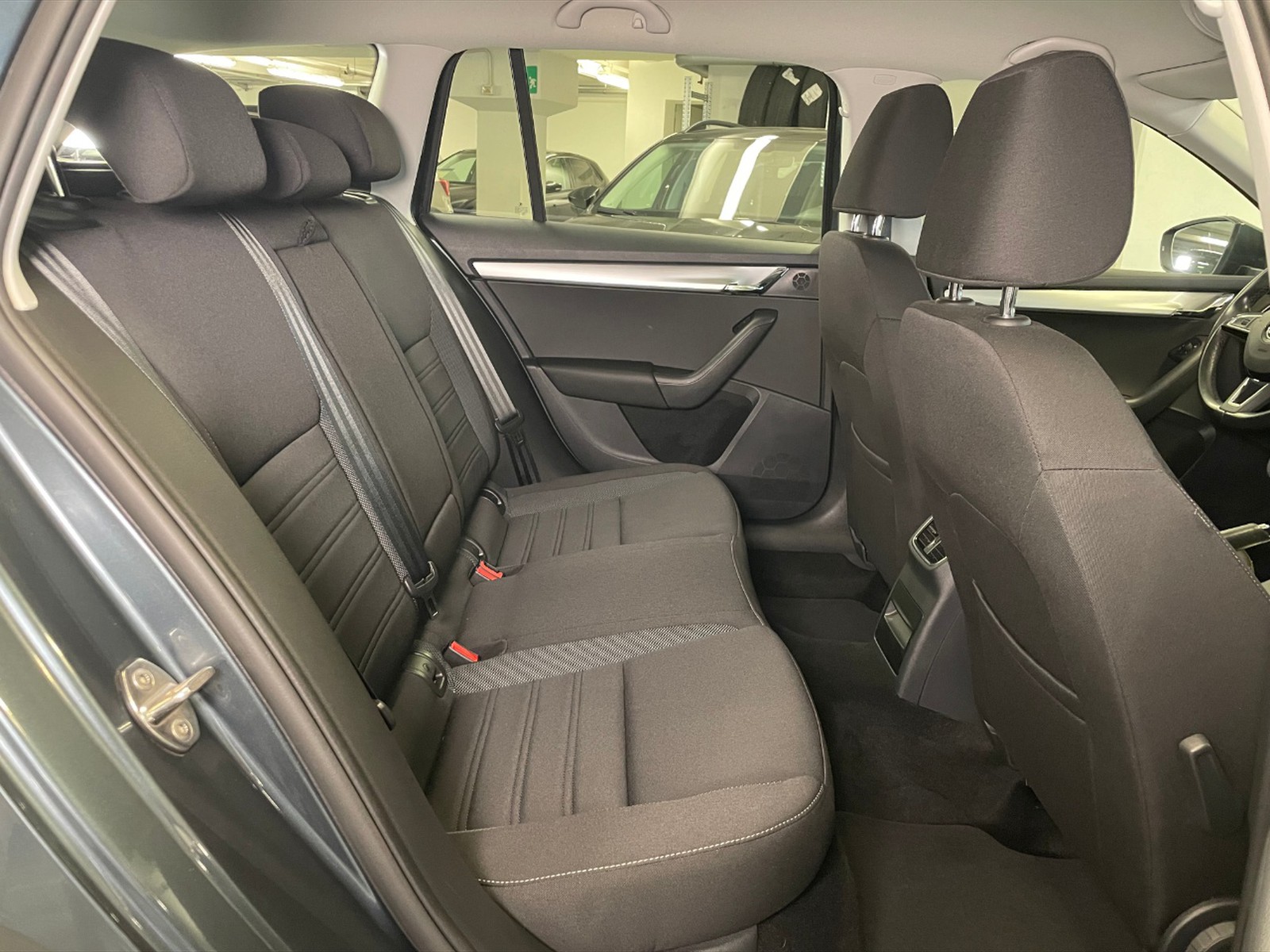 Skoda Octavia wagon 1.6 tdi ambition 115cv - 9