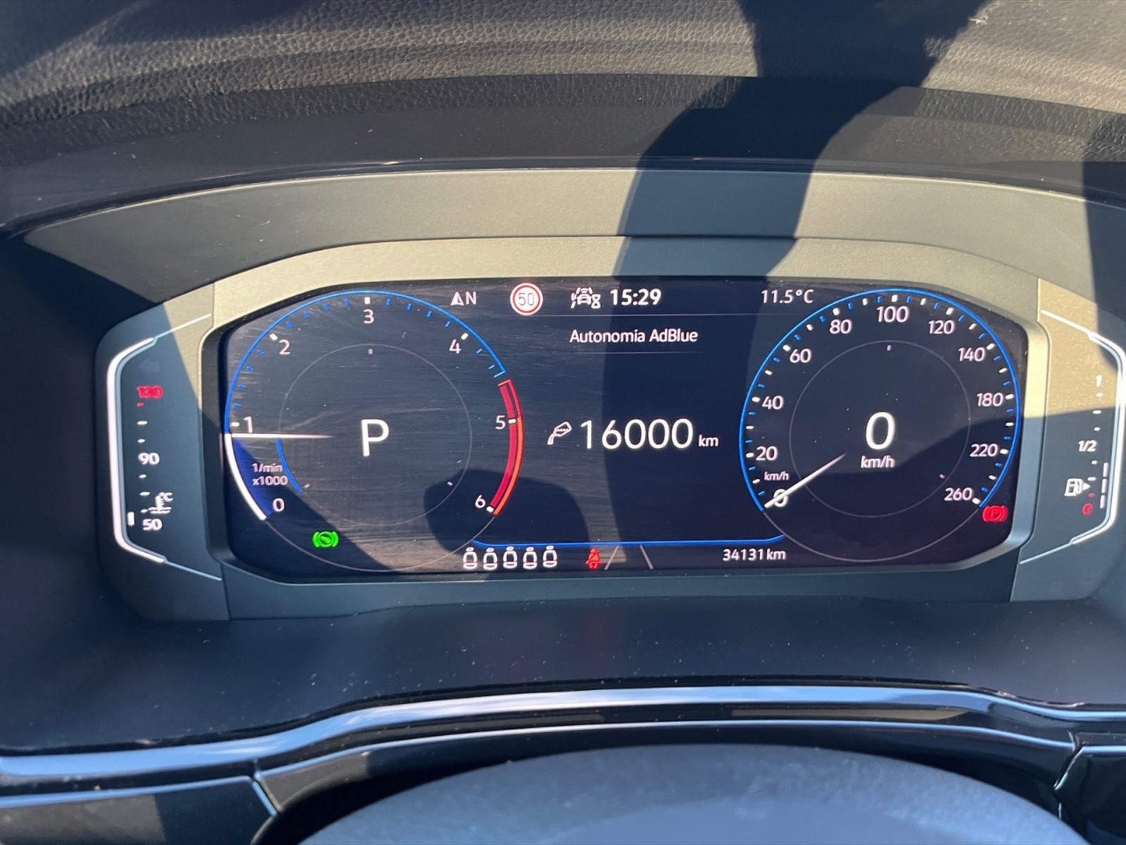 Volkswagen Touran 2.0 tdi executive dsg - 16