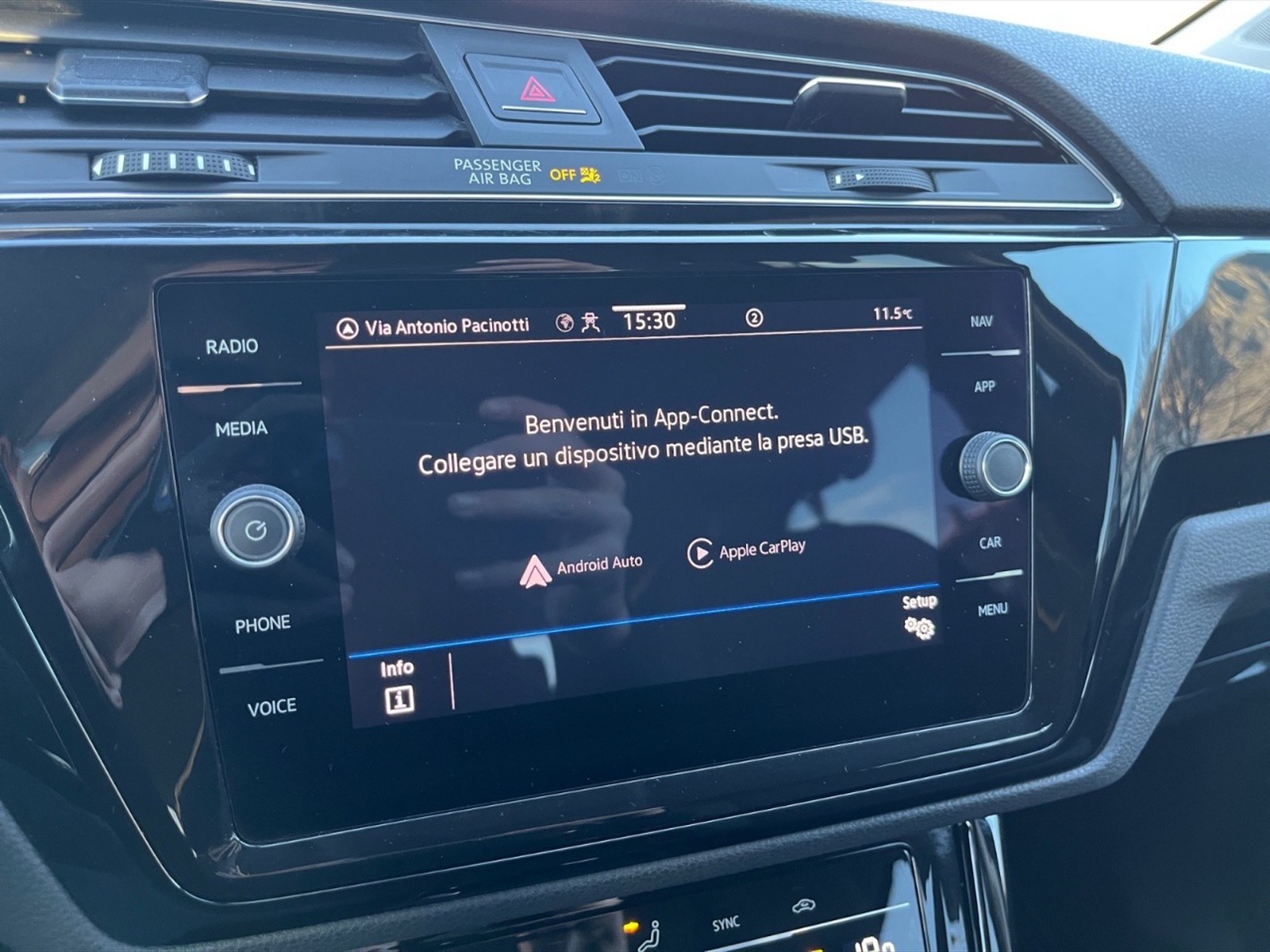 Volkswagen Touran 2.0 tdi executive dsg - 18