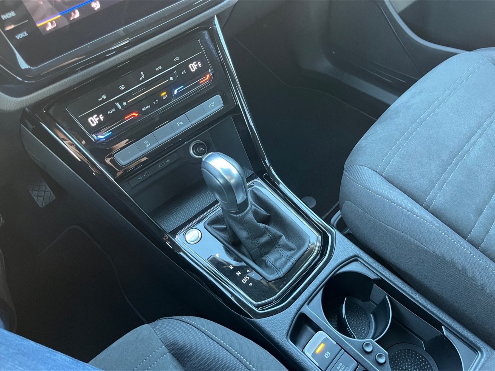 Volkswagen Touran 2.0 tdi executive dsg - 23