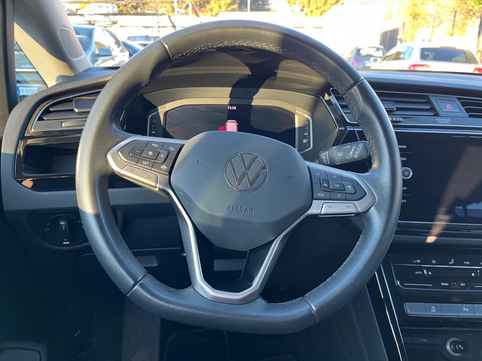 Volkswagen Touran 2.0 tdi executive dsg - 8