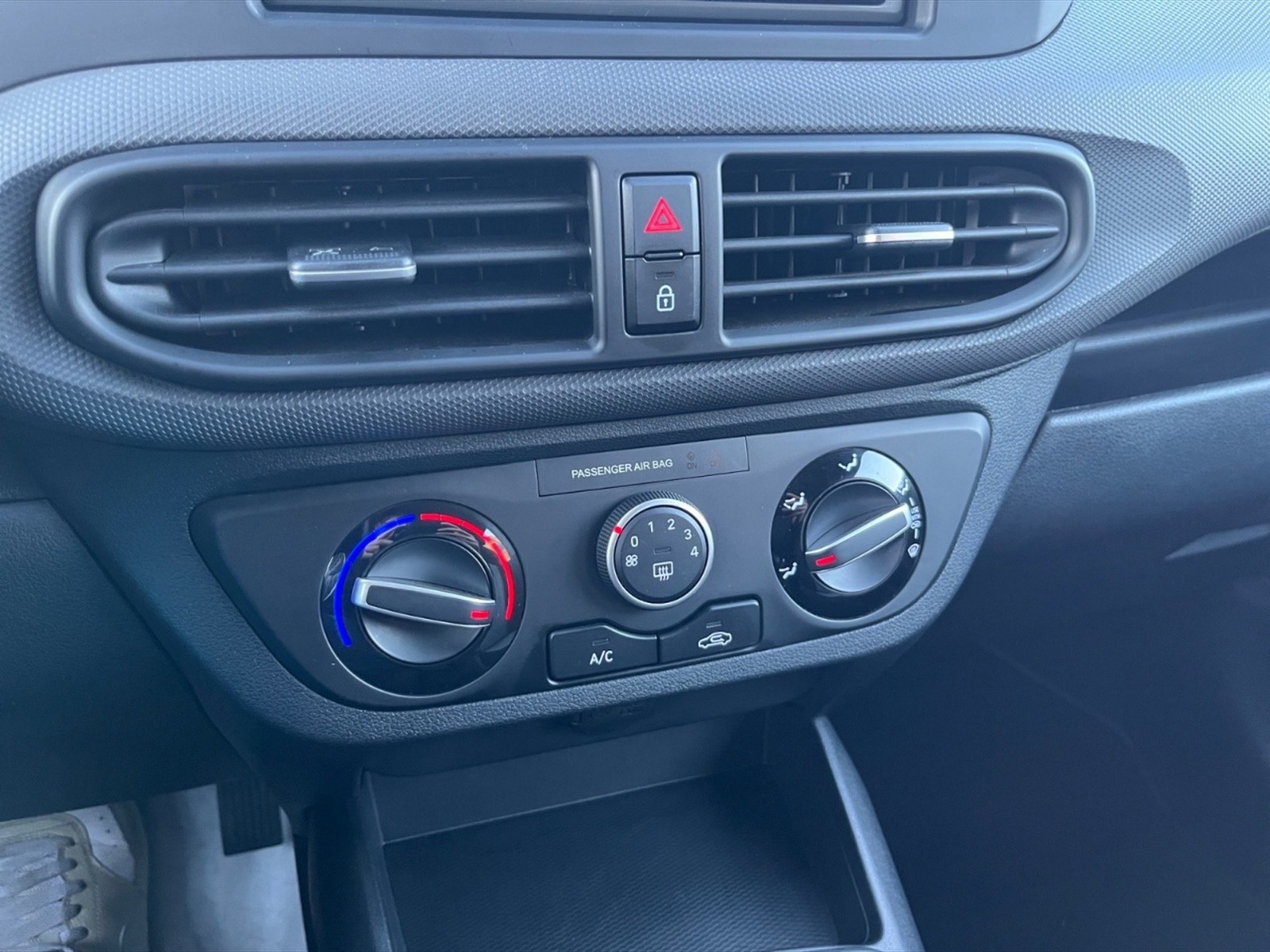 Hyundai i10 1.0 mpi tech connect pack - 15