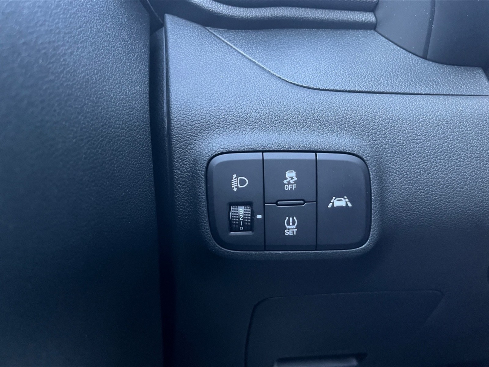 Hyundai i10 1.0 mpi tech connect pack - 17