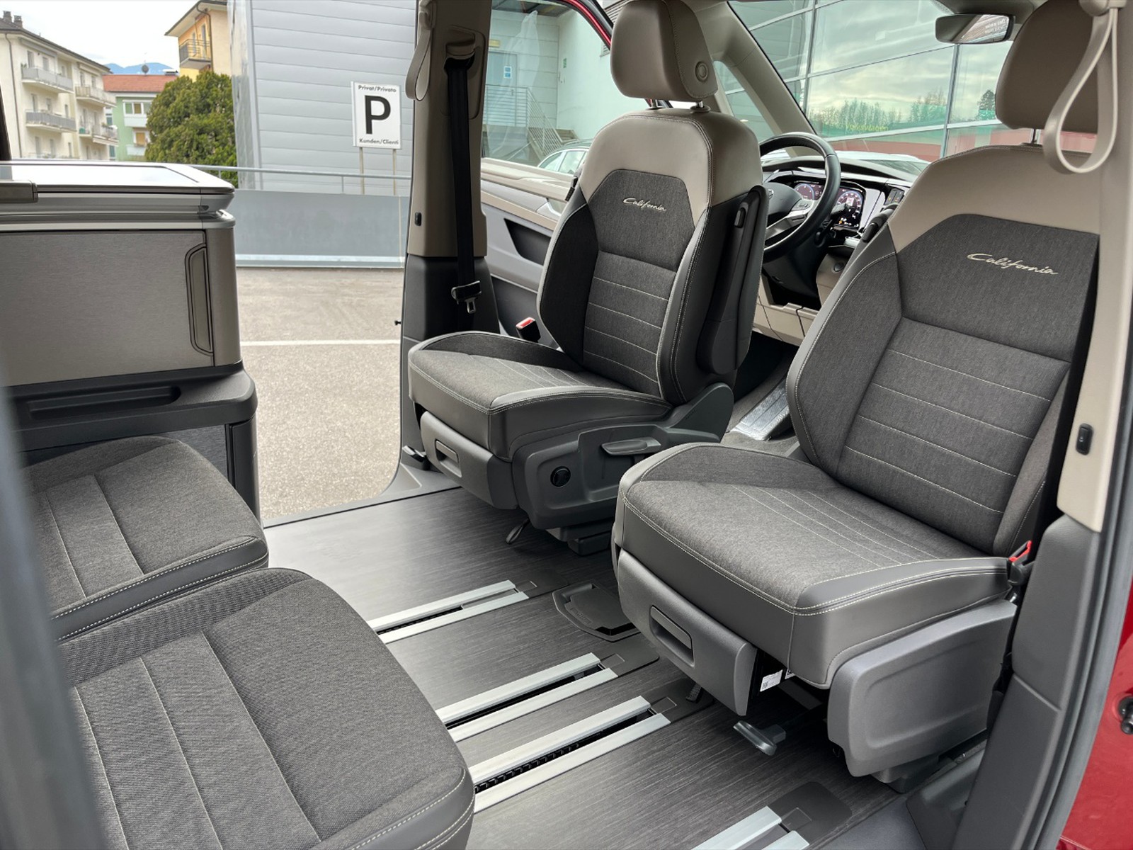 Volkswagen T7 California California T7 2.0 tdi Beach Tour 150cv DSG7 - 22