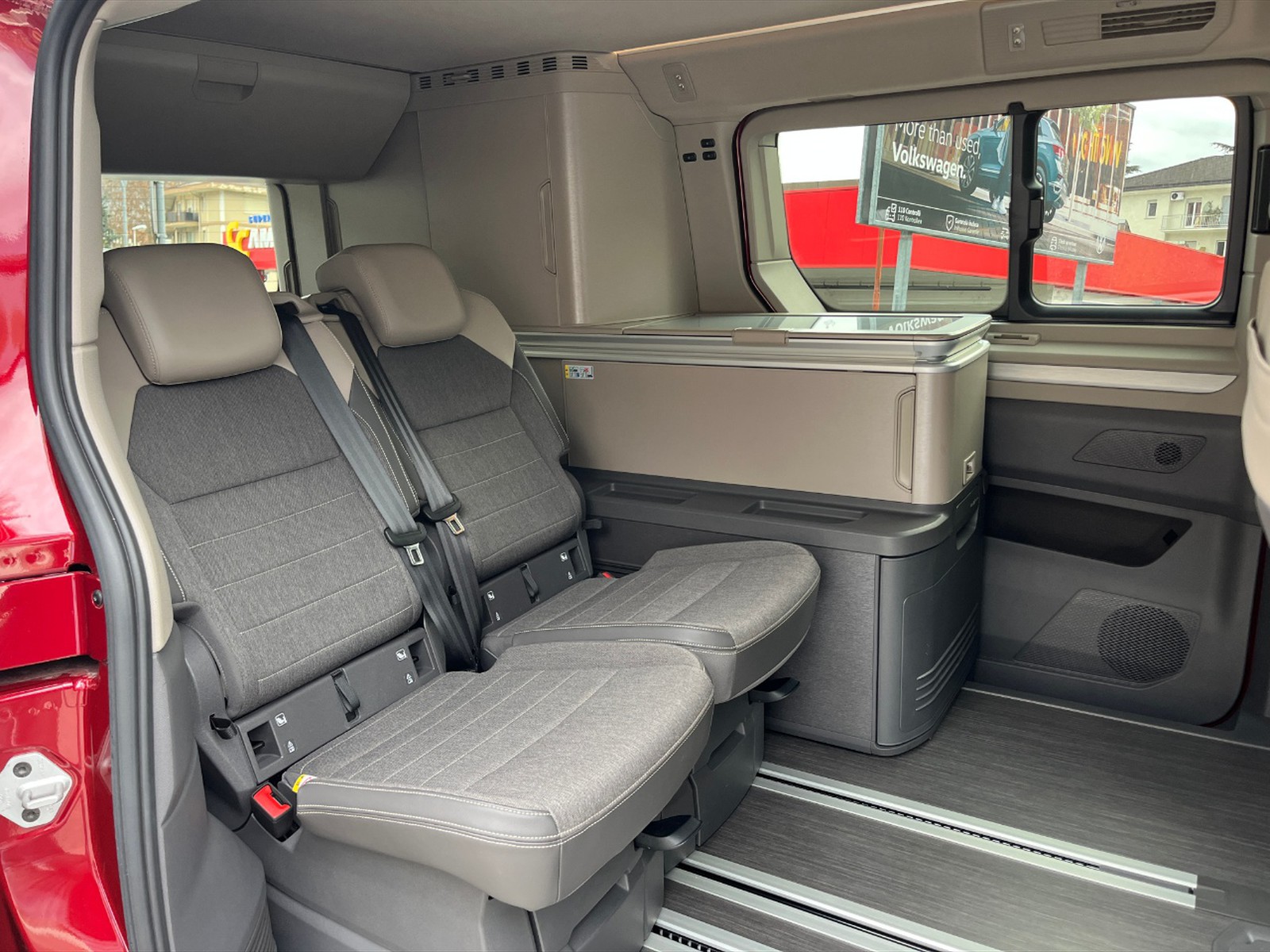 Volkswagen T7 California California T7 2.0 tdi Beach Tour 150cv DSG7 - 10