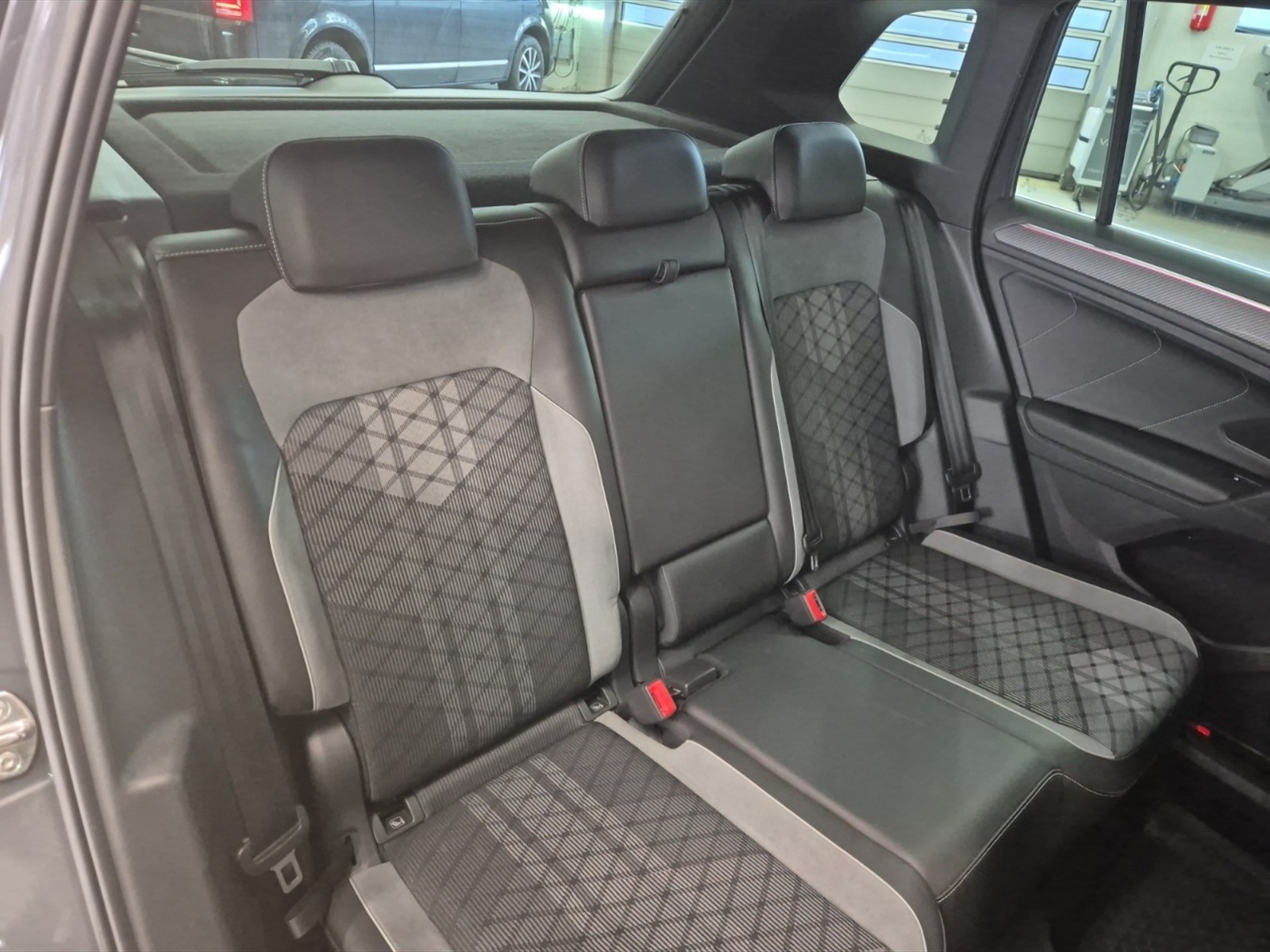 Volkswagen Tiguan 2.0 tdi r-line 4motion 200cv dsg - 10